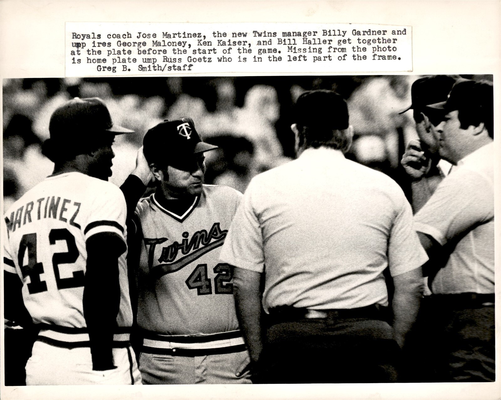 LD315 Original Photo KC ROYALS COACH JOSE MARTINEZ + TWINS MANAGER BILLY GARDNER LD315 Original Photo KC ROYALS COACH JOSE MARTINEZ + TWINS MANAGER BILLY GARDNER