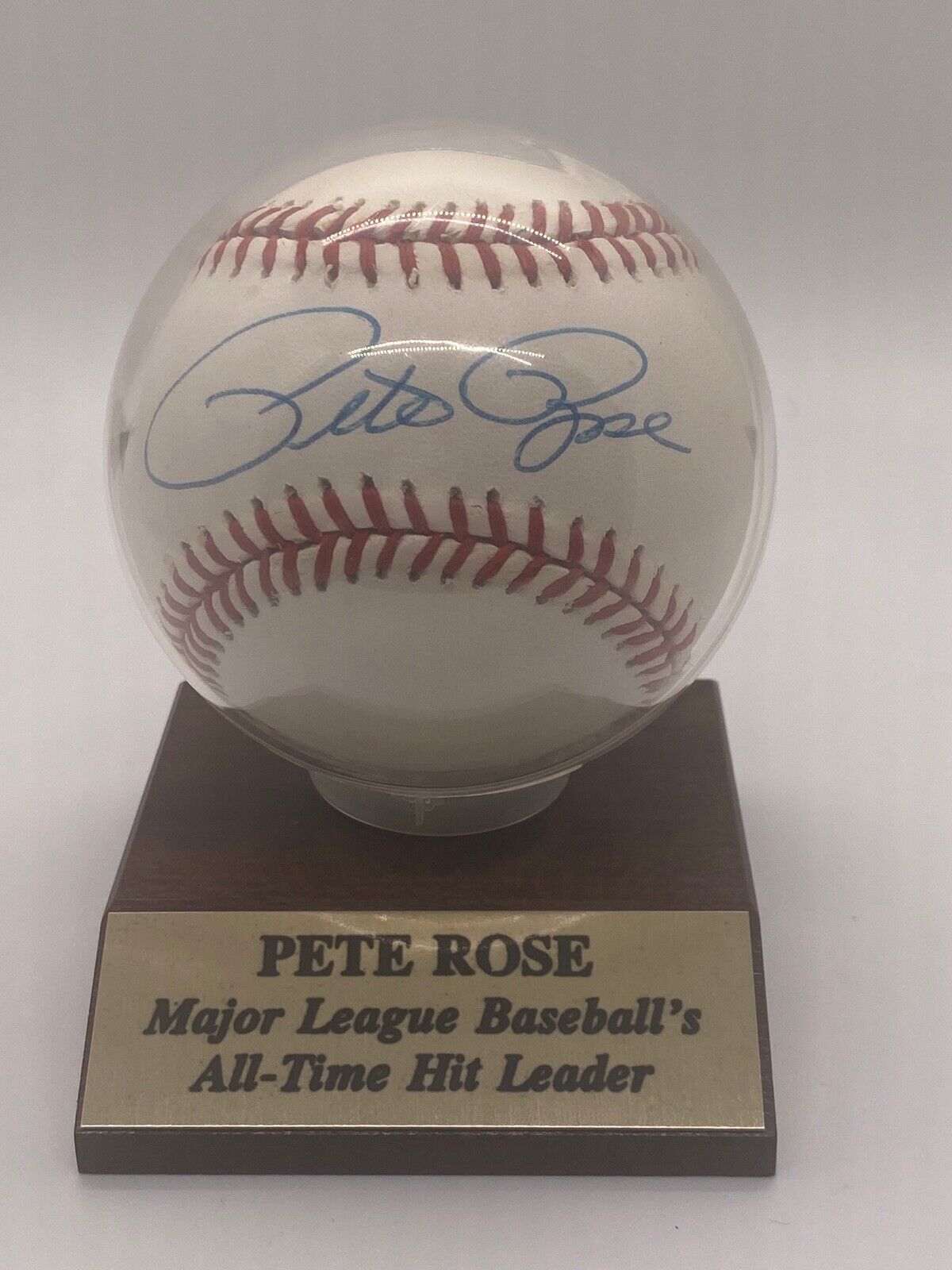 Pete Rose Autograph Signed Official Baseball AUTO w/ wood base