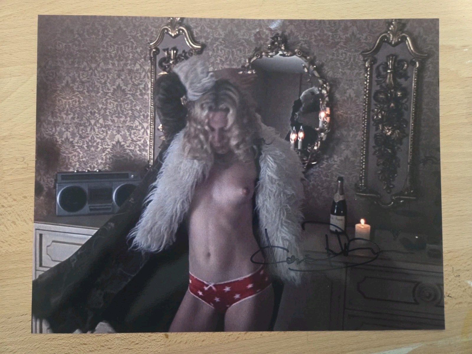 Kate Hudson Signed 8.5 By 11 Kate Hudson Signed 8.5 By 11