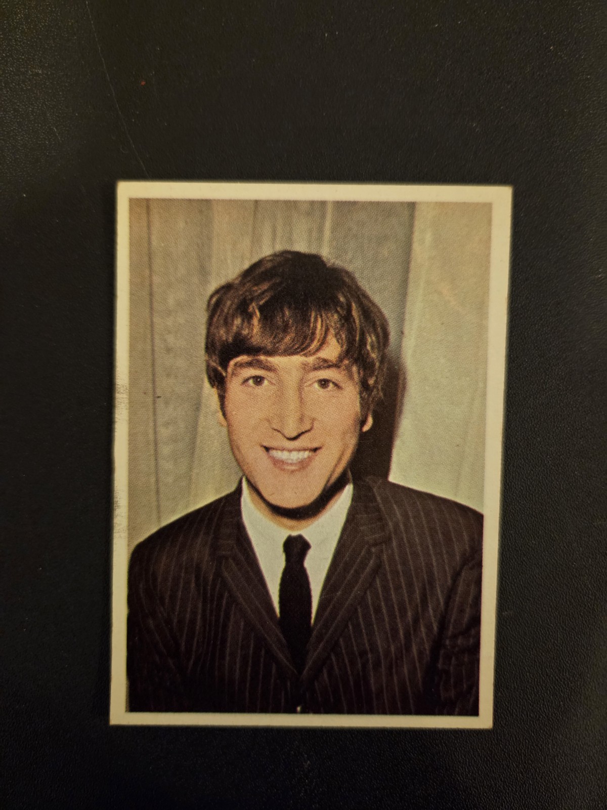 1964 TOPPS Beatles Color series #1 John Lennon Excellent Condition 1964 TOPPS Beatles Color series #1 John Lennon Excellent Condition