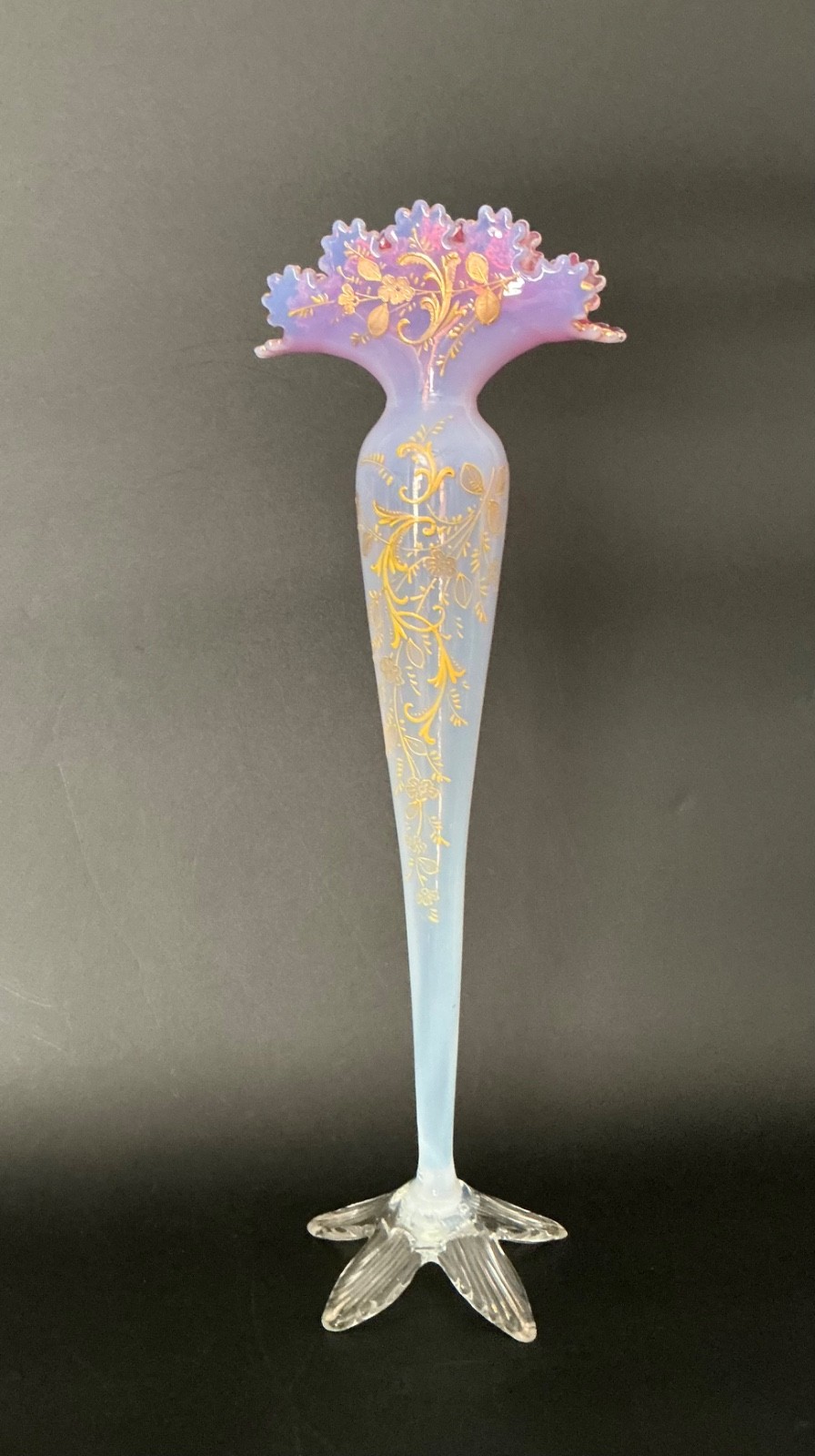 Antique 19C Bohemian Opaline Pink Crimped Glass Gilt Raised Vase 17\ Antique 19C Bohemian Opaline Pink Crimped Glass Gilt Raised Vase 17\