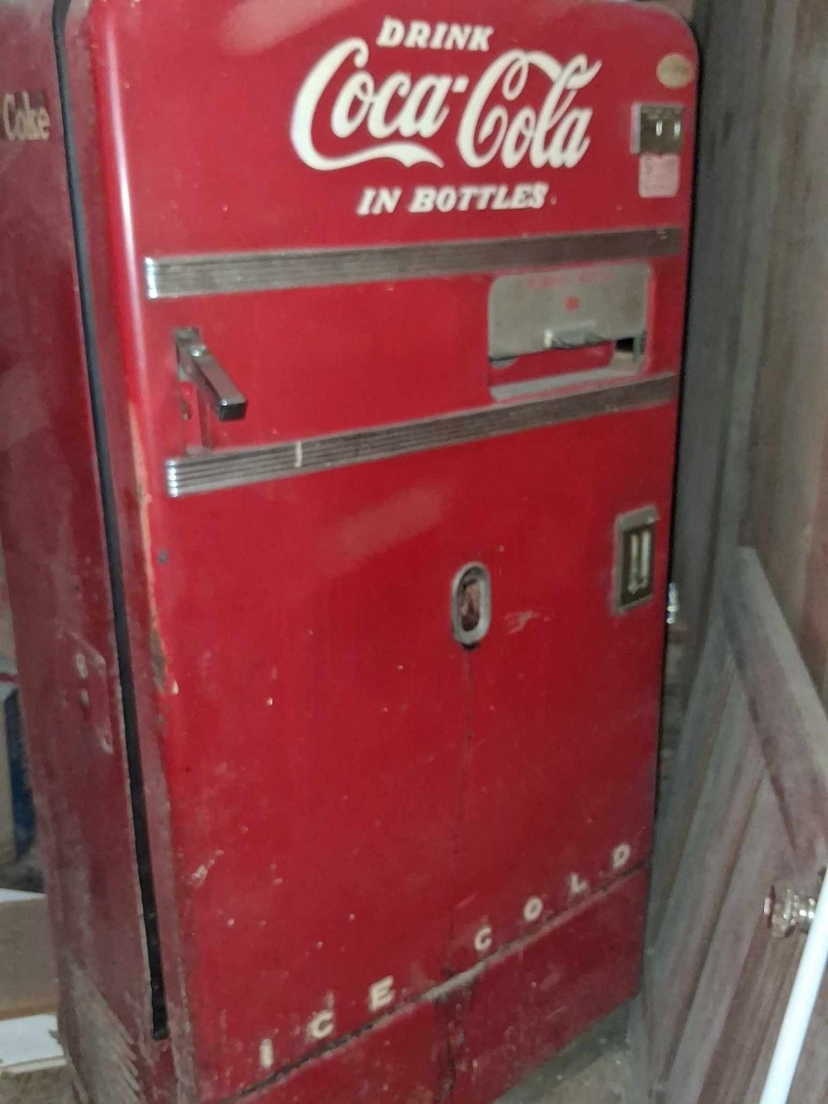 Antique Coke Coca Cola Soda Pop Machine VMC 33 Great Condition