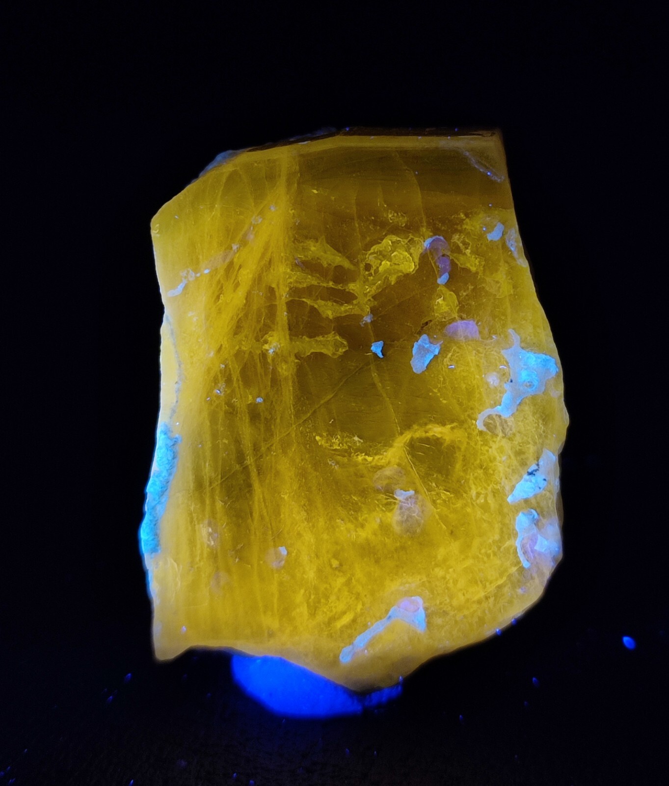 55-gm Fluorescent Pinkish Apatite Large Size Crystal Specimen with Albite - Pk.