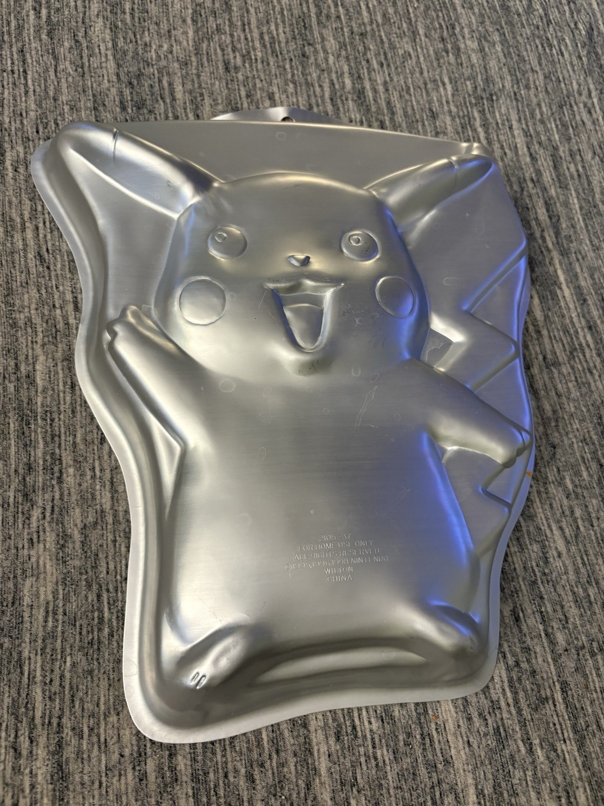 Vintage 1998 Wilton Pikachu Pokemon Aluminum Cake Pan Character Mold 2105-37 Vintage 1998 Wilton Pikachu Pokemon Aluminum Cake Pan Character Mold 2105-37