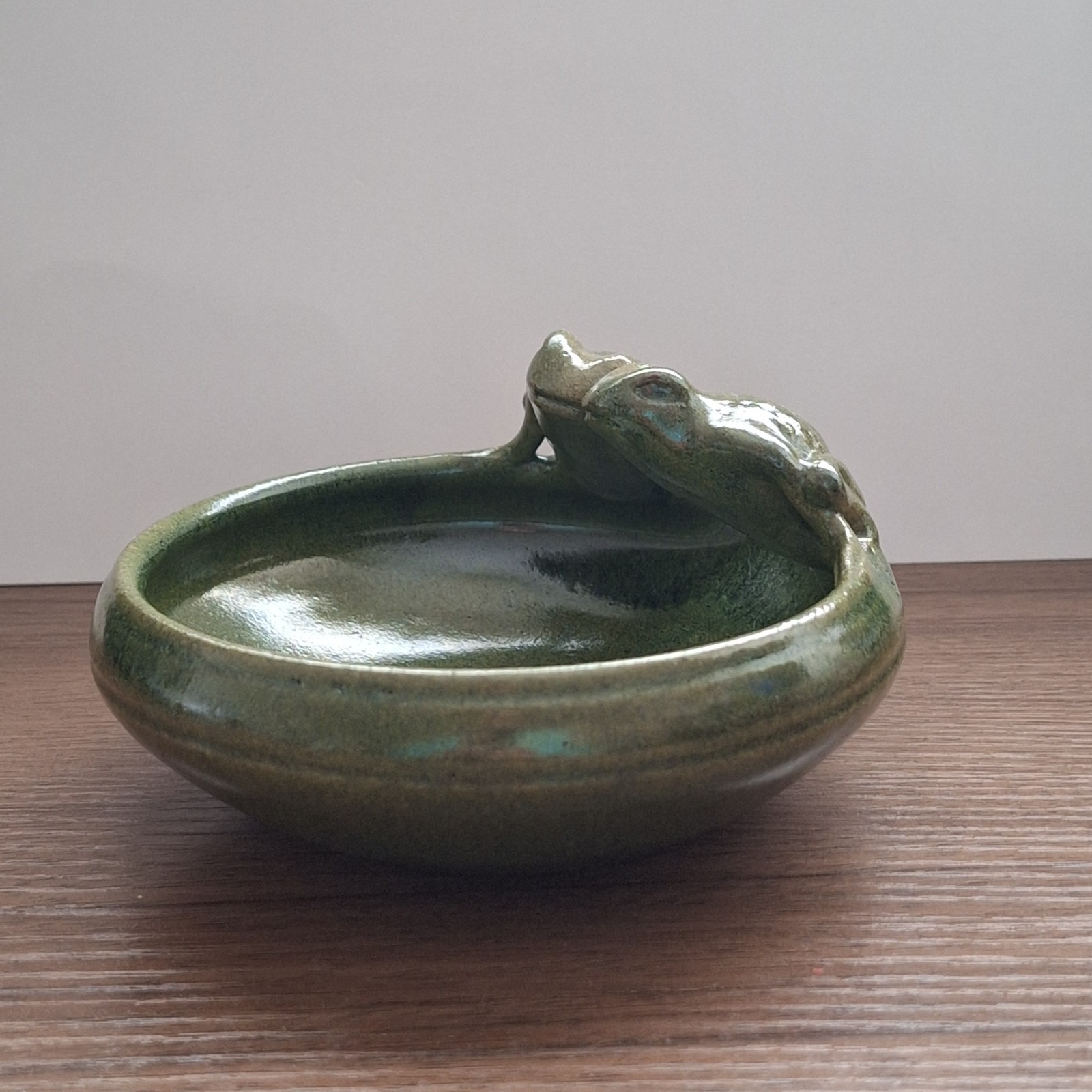 Vintage Majolica Style Green Glazed Ceramic Frog Trinket Dish Pond Bowl Planter
