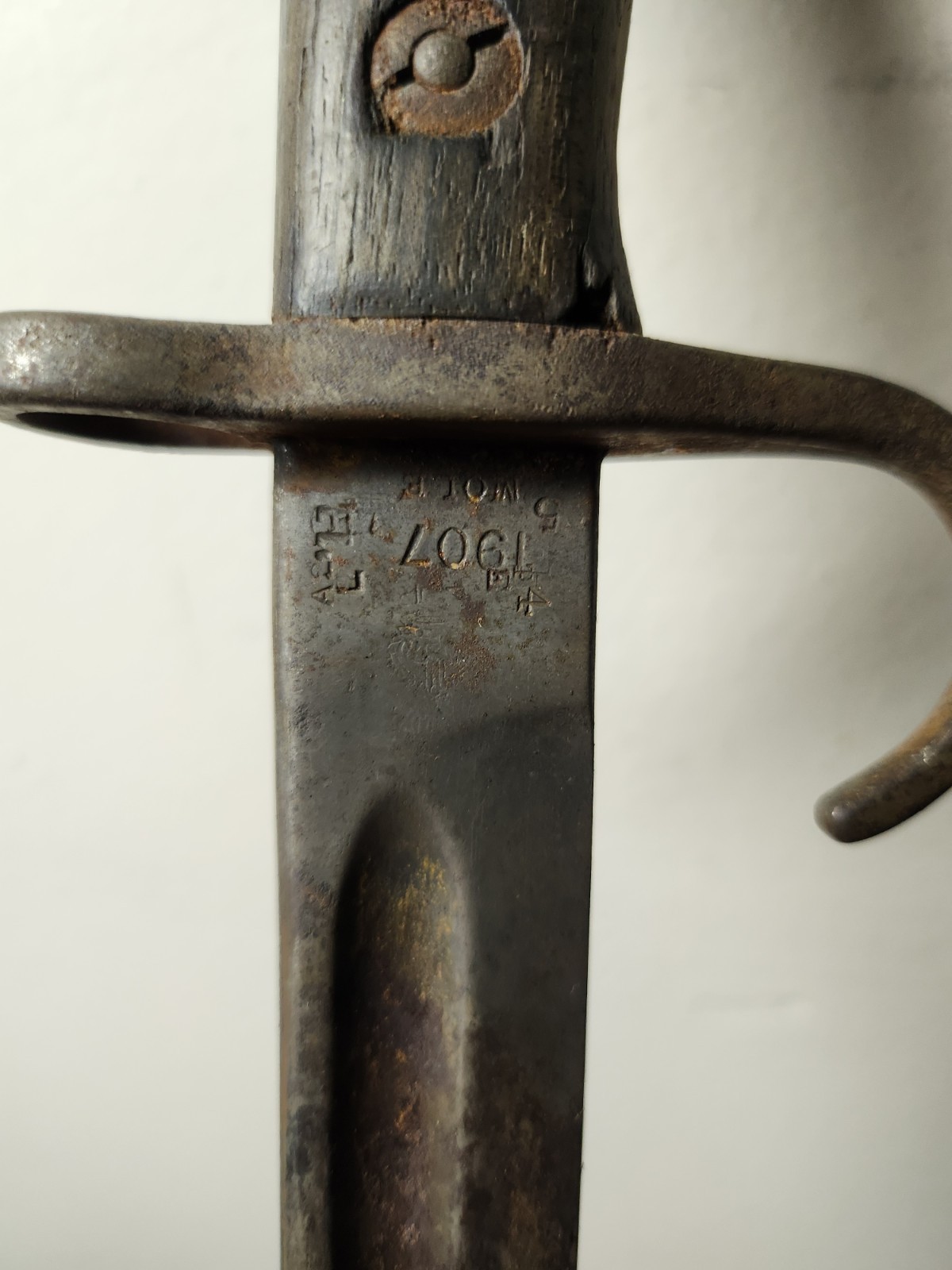 Rare WW1 - WW2 British Pattern 1907 Sword Bayonet MK1 With Hooked Quillion Rare WW1 - WW2 British Pattern 1907 Sword Bayonet MK1 With Hooked Quillion