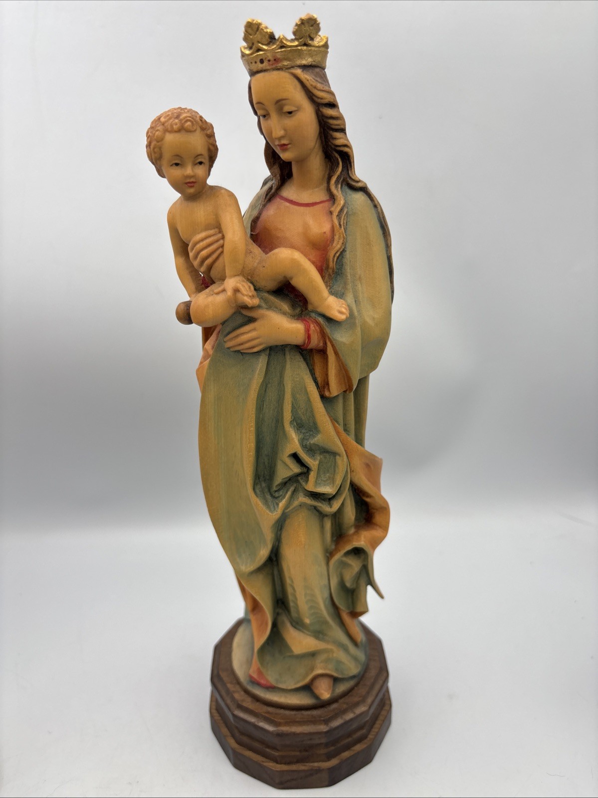 Vintage ANRI Hand Carved Wooden Virgin Mary Madonna & Baby Jesus Figurine Statue Vintage ANRI Hand Carved Wooden Virgin Mary Madonna & Baby Jesus Figurine Statue