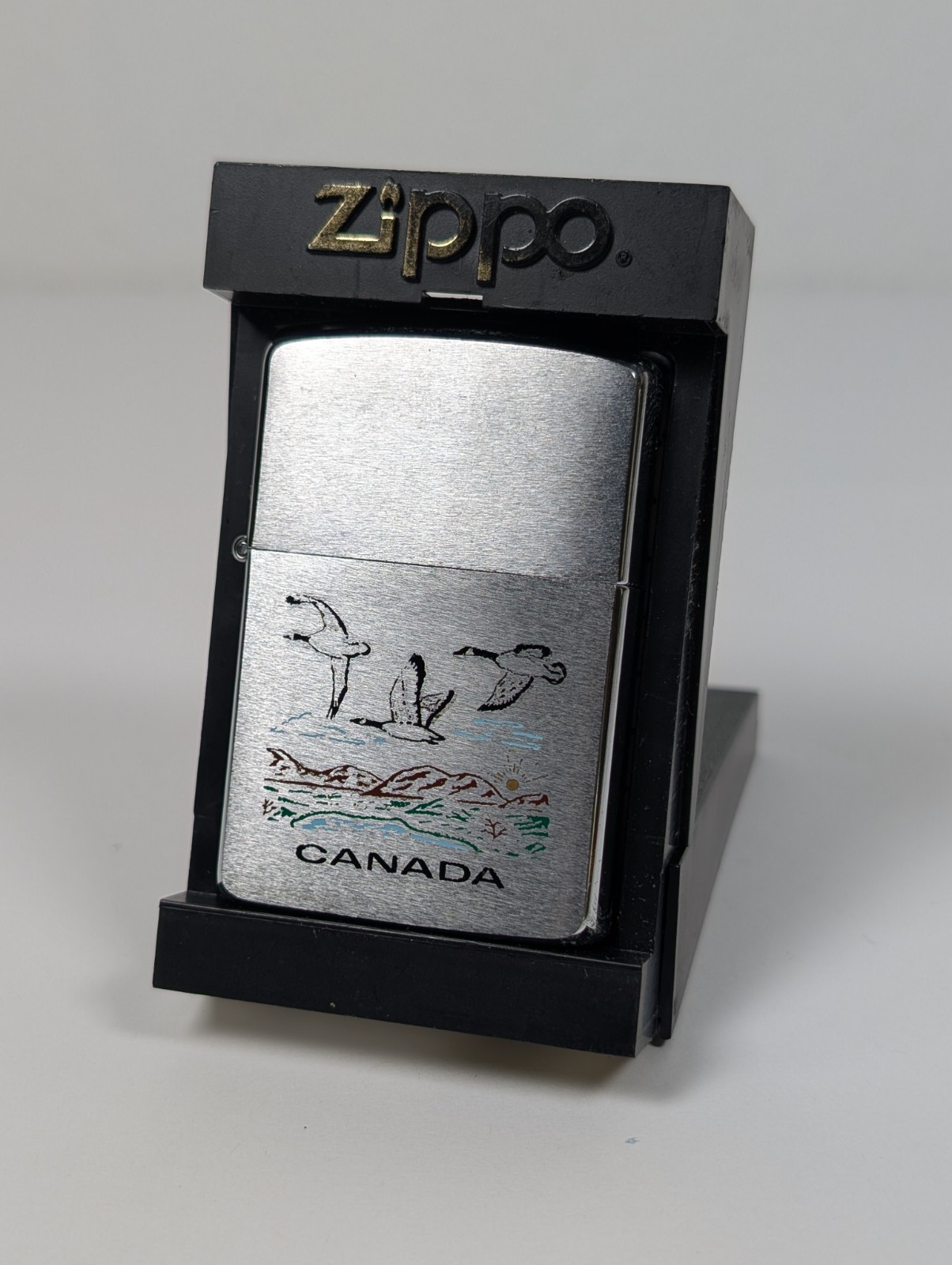 Vtg Zippo Lighter CANADA GEESE 1989 Brushed Chrome Niagara Falls Ontario Vtg Zippo Lighter CANADA GEESE 1989 Brushed Chrome Niagara Falls Ontario