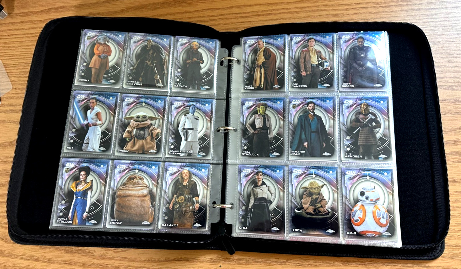 2026 TOPPS CHROME STAR WARS COMPLETE SET (1-200) IN BRAND NEW BINDER 2026 TOPPS CHROME STAR WARS COMPLETE SET (1-200) IN BRAND NEW BINDER
