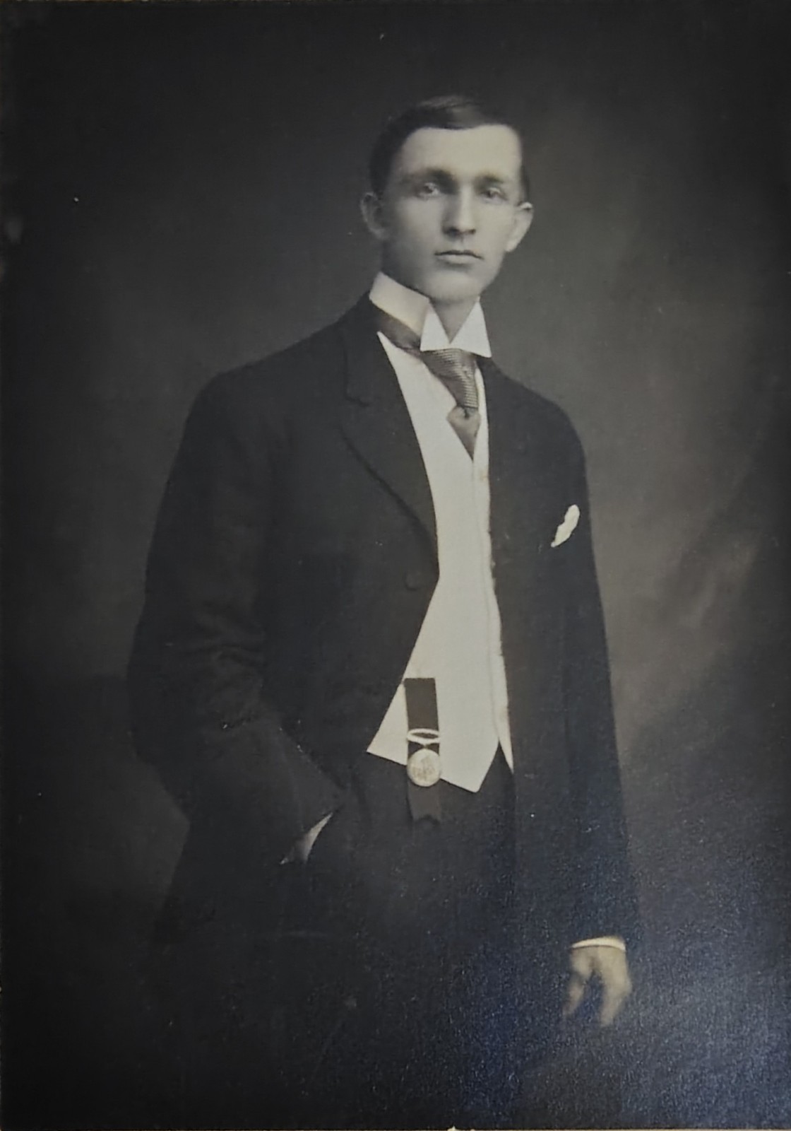 Antique Cabinet Photo of an Identified Handsome Young Man from Missouri 1900s