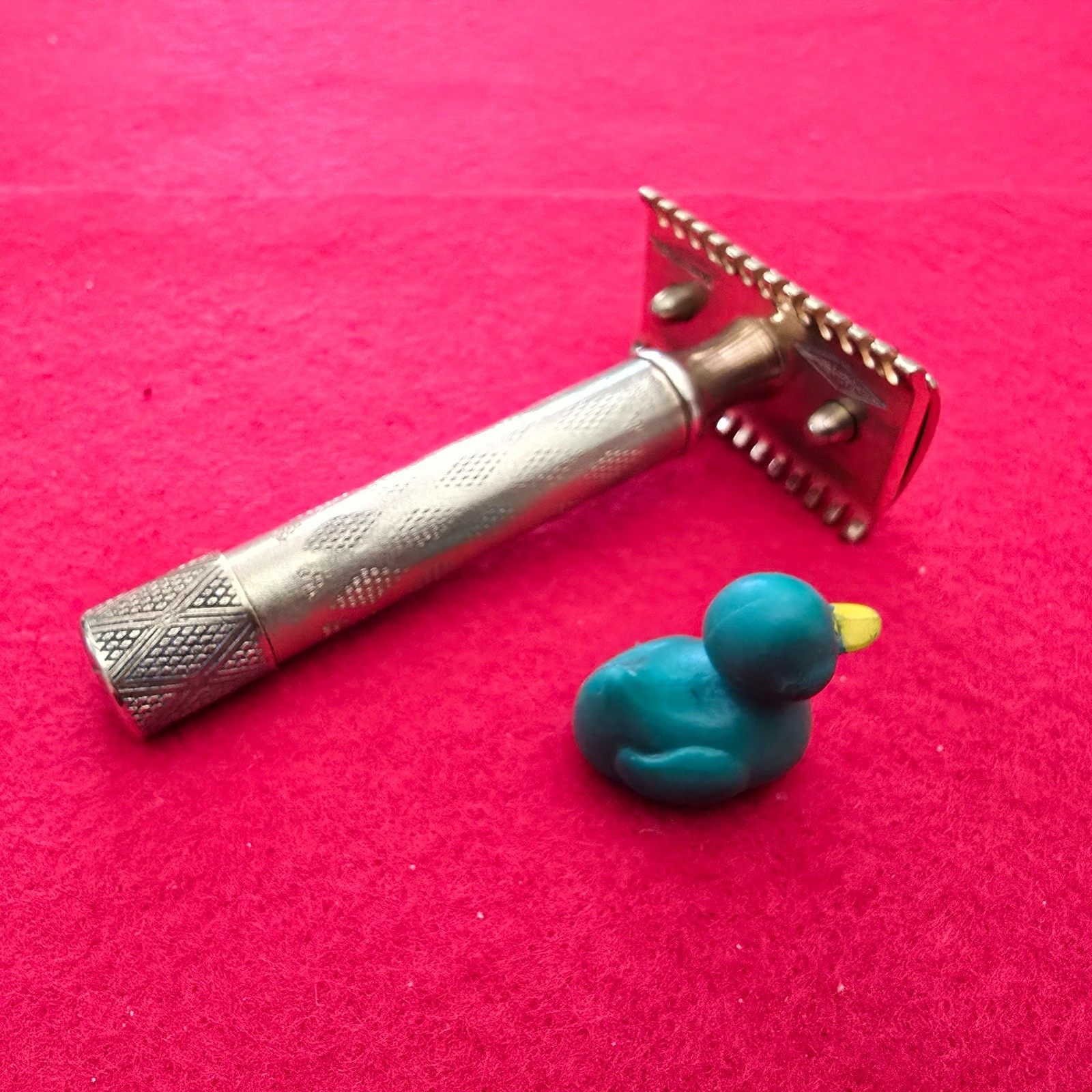 Vintage 1927/28 Gillette New Improved Safety Razor (Item #251)