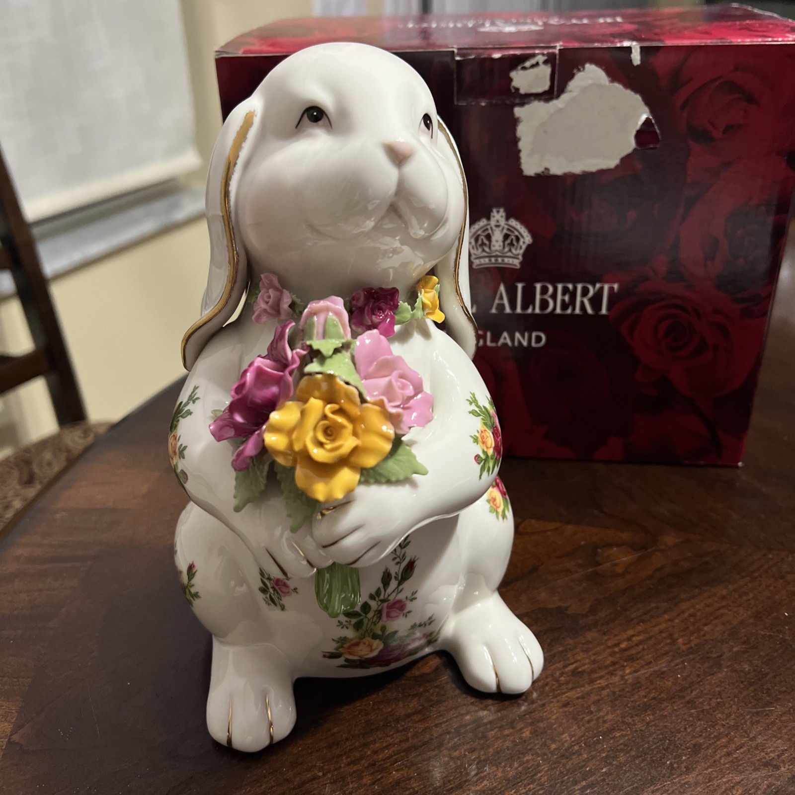 ROYAL ALBERT OLD COUNTRY ROSES 8 1/2 ROYAL ALBERT OLD COUNTRY ROSES 8 1/2