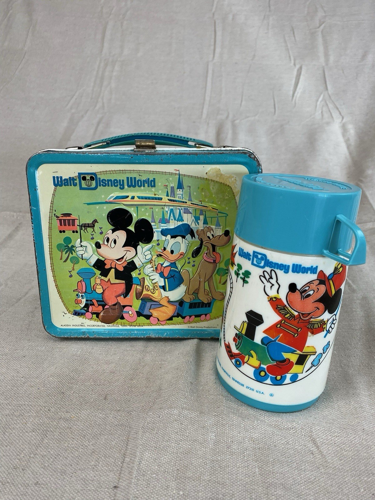 Vintage 1970s Walt Disney World Mickey Mouse Metal Lunch Box With Thermos Vintage 1970s Walt Disney World Mickey Mouse Metal Lunch Box With Thermos