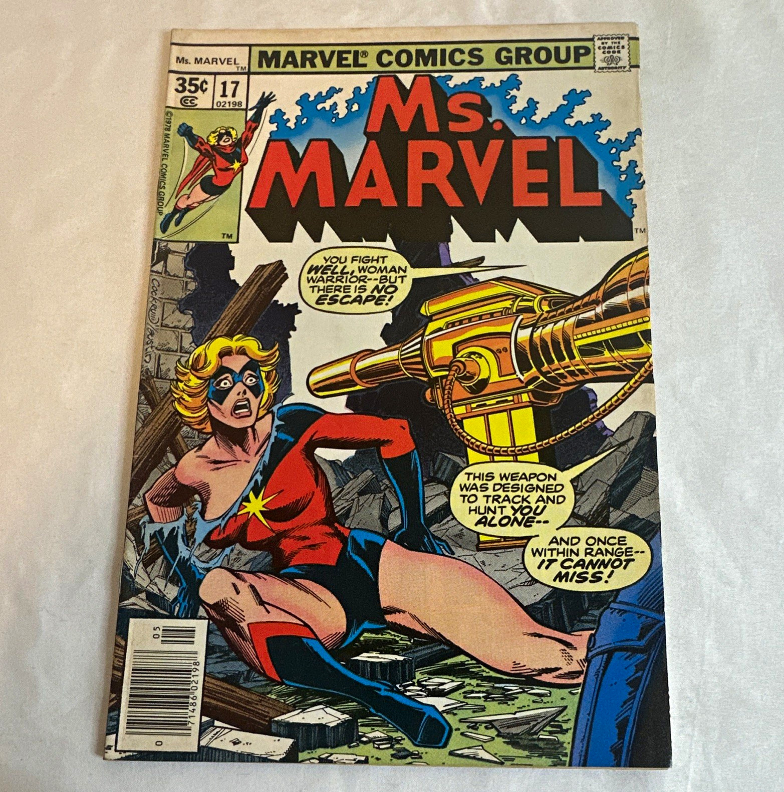 Ms. Marvel #17 (Marvel Comics Group 1978) Claremont Mooney Shadow of the Gun