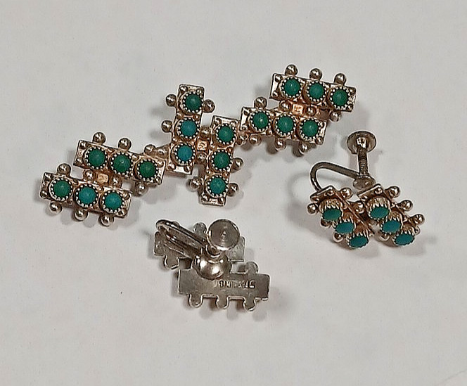 Early Zuni Turquoise Petit Point Brooch & Screw Back Earrings 14.3 g total