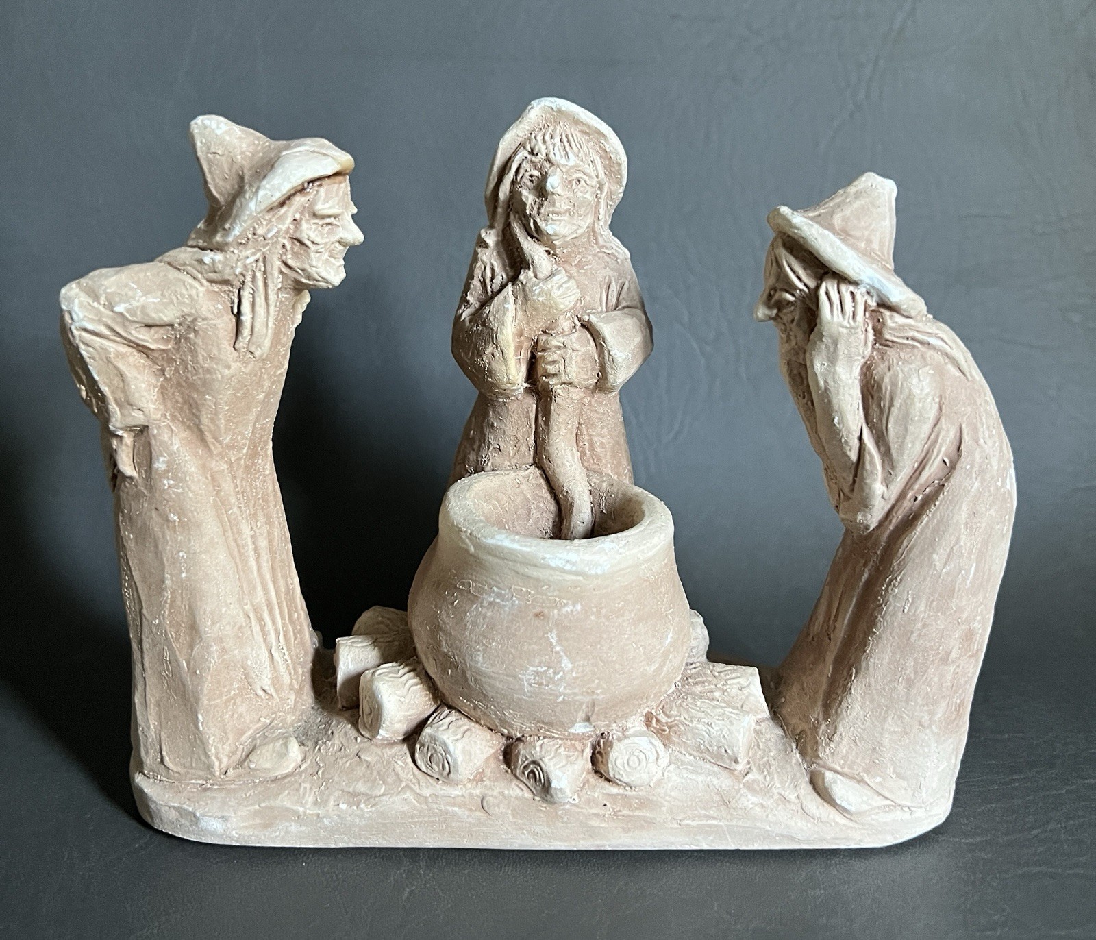 Vintage J. Hunter 1972 3 Witches With Cauldron Chalkware Figure Halloween Vintage J. Hunter 1972 3 Witches With Cauldron Chalkware Figure Halloween