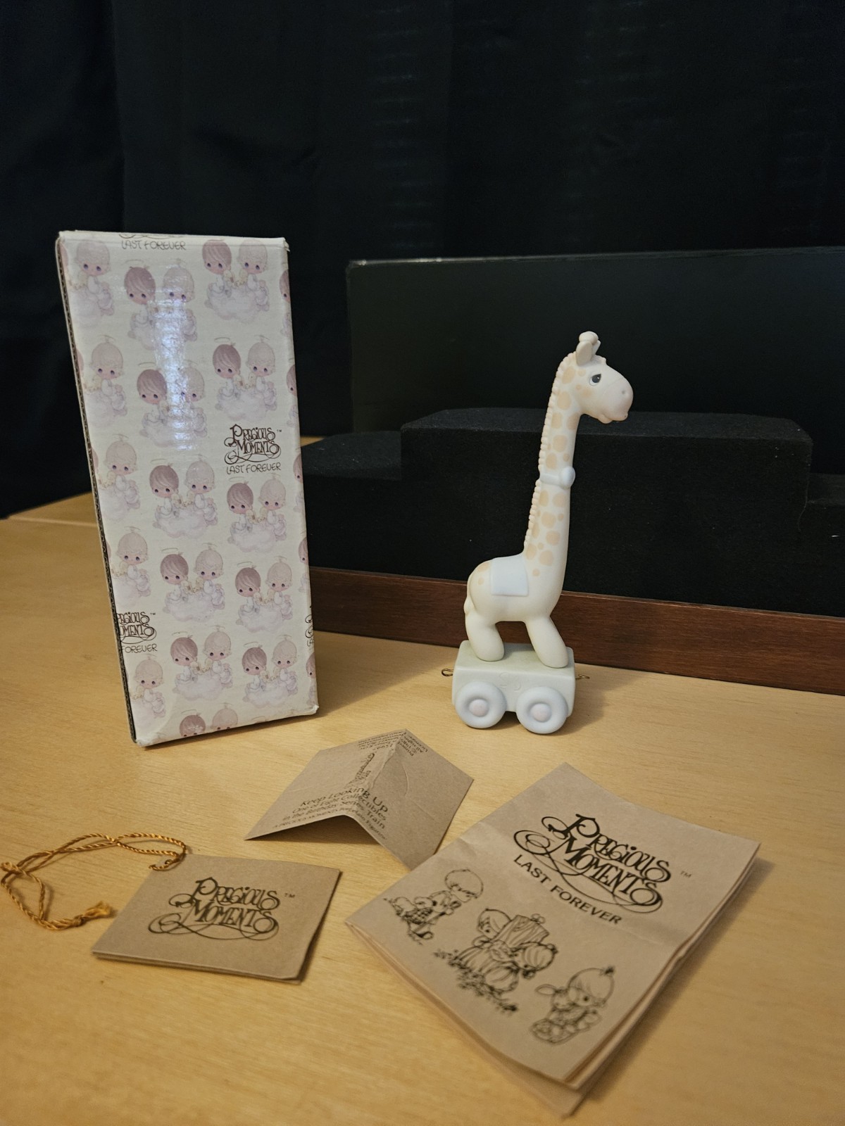 VINTAGE 1985 ENESCO PORCELAIN BIRTHDAY TRAIN KEEP LOOKING UP GIRAFFE AGE 6 VINTAGE 1985 ENESCO PORCELAIN BIRTHDAY TRAIN KEEP LOOKING UP GIRAFFE AGE 6