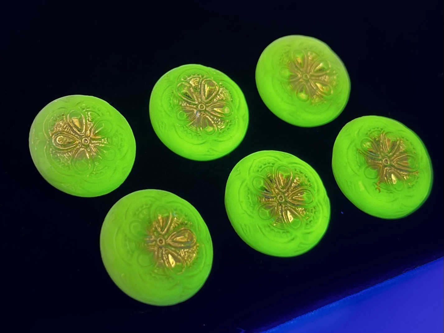 (6) VTG Uranium Glass Czech Glass Buttons Retro Art Deco 1930s Gold-tone Luster