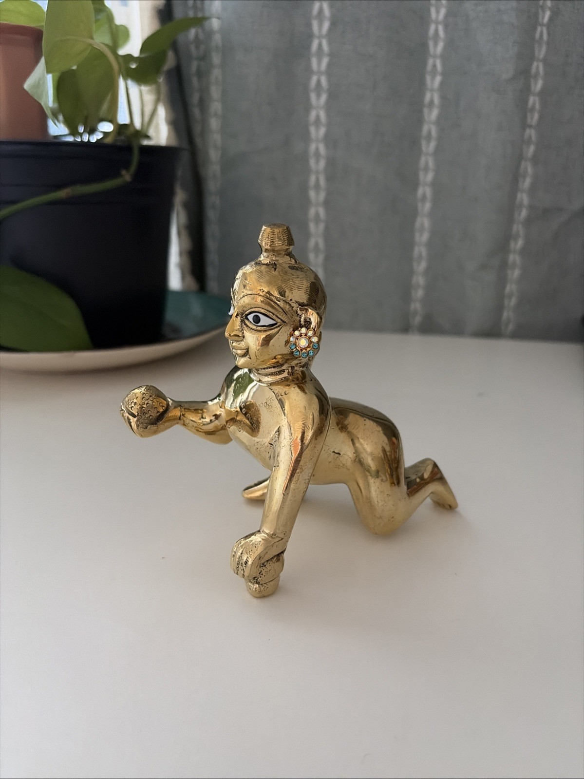 Brass Finish Crawling Baby Krishna (Laddu Gopal) Statue Hindu Idol Murti Brass Finish Crawling Baby Krishna (Laddu Gopal) Statue Hindu Idol Murti