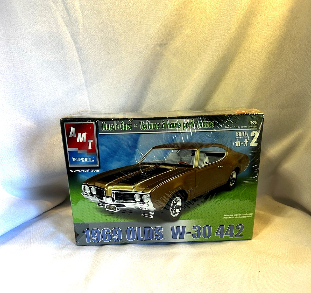 AMT Oldsmobile 1969 W-30 442 Cutlass model kit NEW in FACTORY SEALED BOX AMT Oldsmobile 1969 W-30 442 Cutlass model kit NEW in FACTORY SEALED BOX