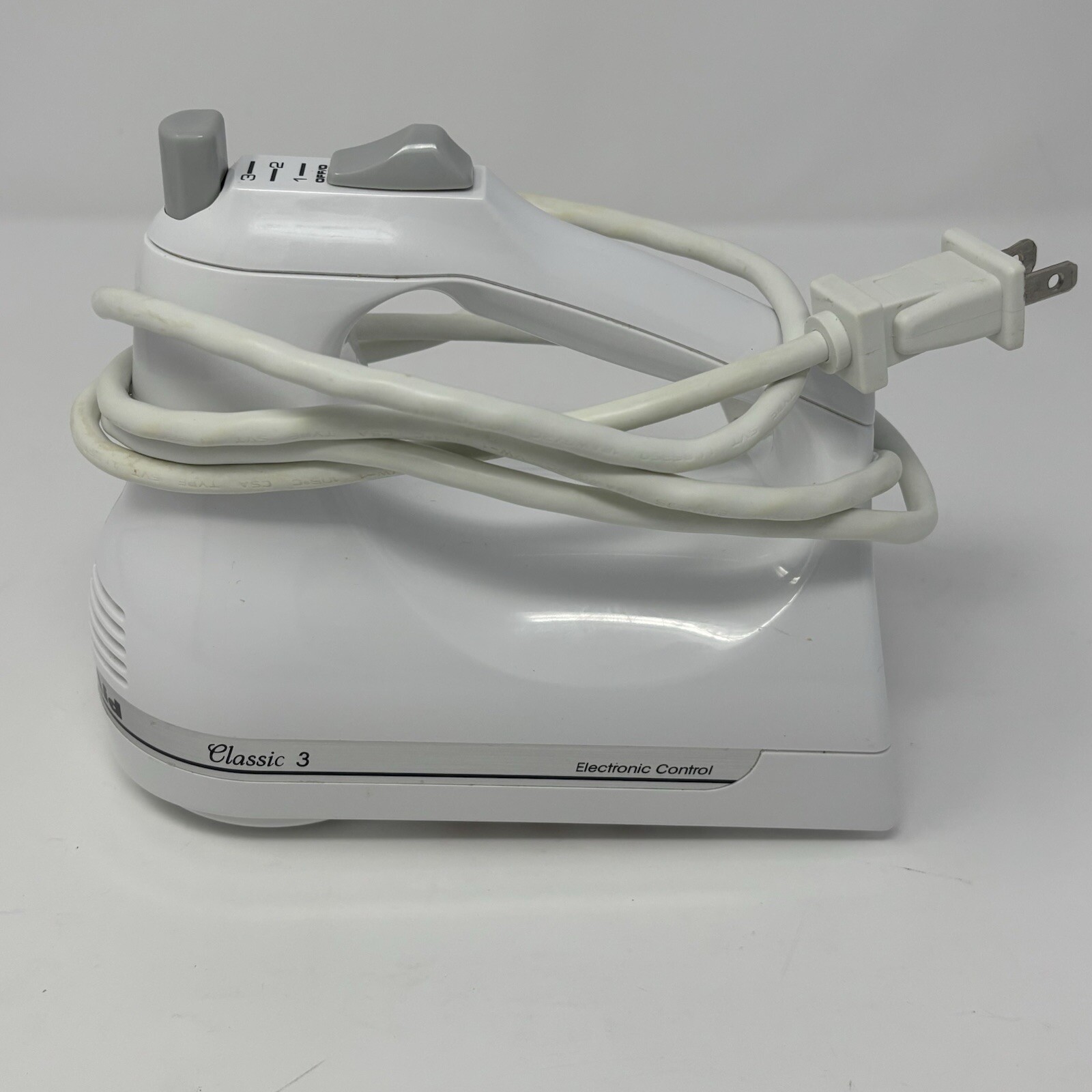 VTG Kitchen Aid Classic 3 Hand Mixer White NO ATTACHMENTS VTG Kitchen Aid Classic 3 Hand Mixer White NO ATTACHMENTS