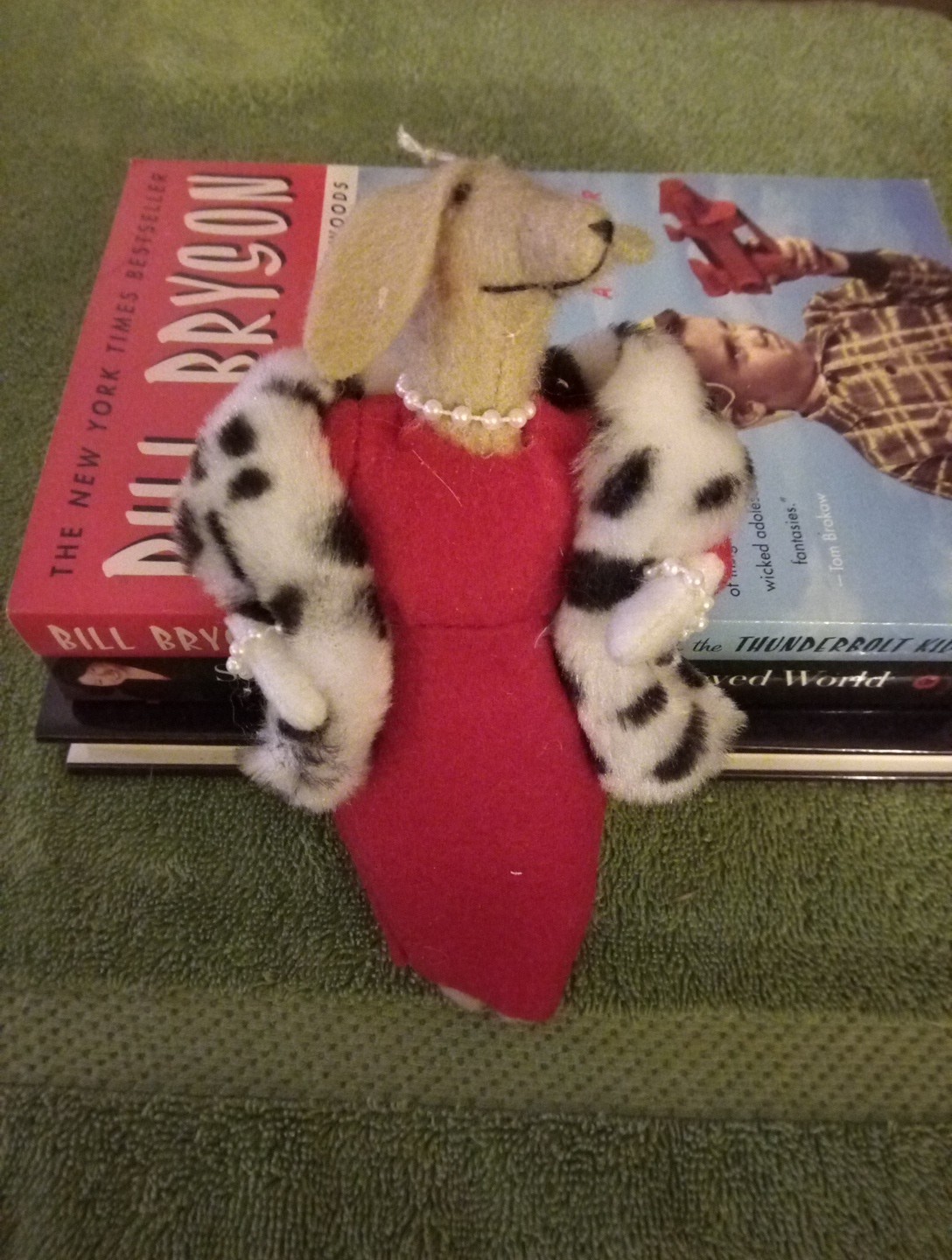 Vintage Heartfelts Rich Female Dog Ornament Vintage Heartfelts Rich Female Dog Ornament