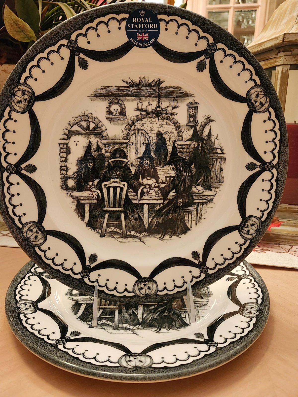 ROYAL STAFFORD WITCHES GATHERING SET OF 2 DINNER PLATES HALLOWEEN COVEN RARE ROYAL STAFFORD WITCHES GATHERING SET OF 2 DINNER PLATES HALLOWEEN COVEN RARE
