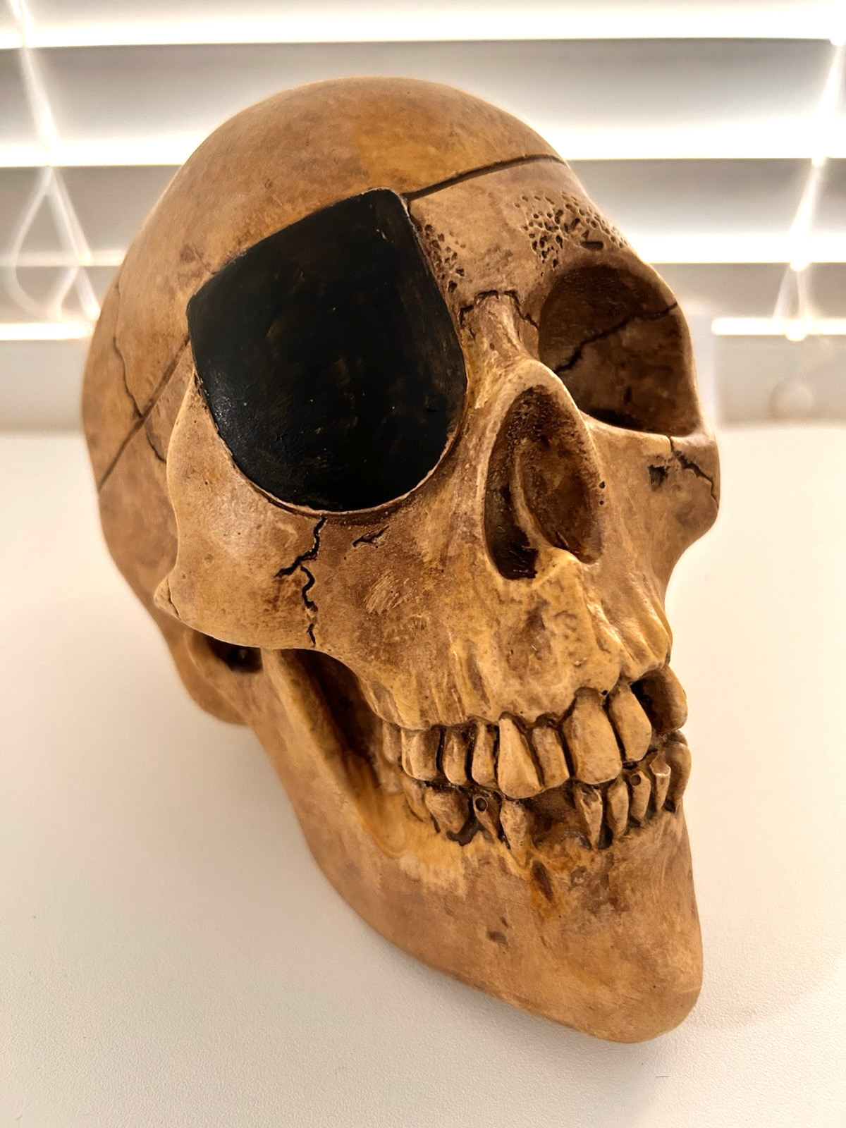 VINTAGE RANDOTTI ORIGINAL LG.PIRATE SKULL GLOWS IN THE DARK MARKED RANDOTTI #844 VINTAGE RANDOTTI ORIGINAL LG.PIRATE SKULL GLOWS IN THE DARK MARKED RANDOTTI #844