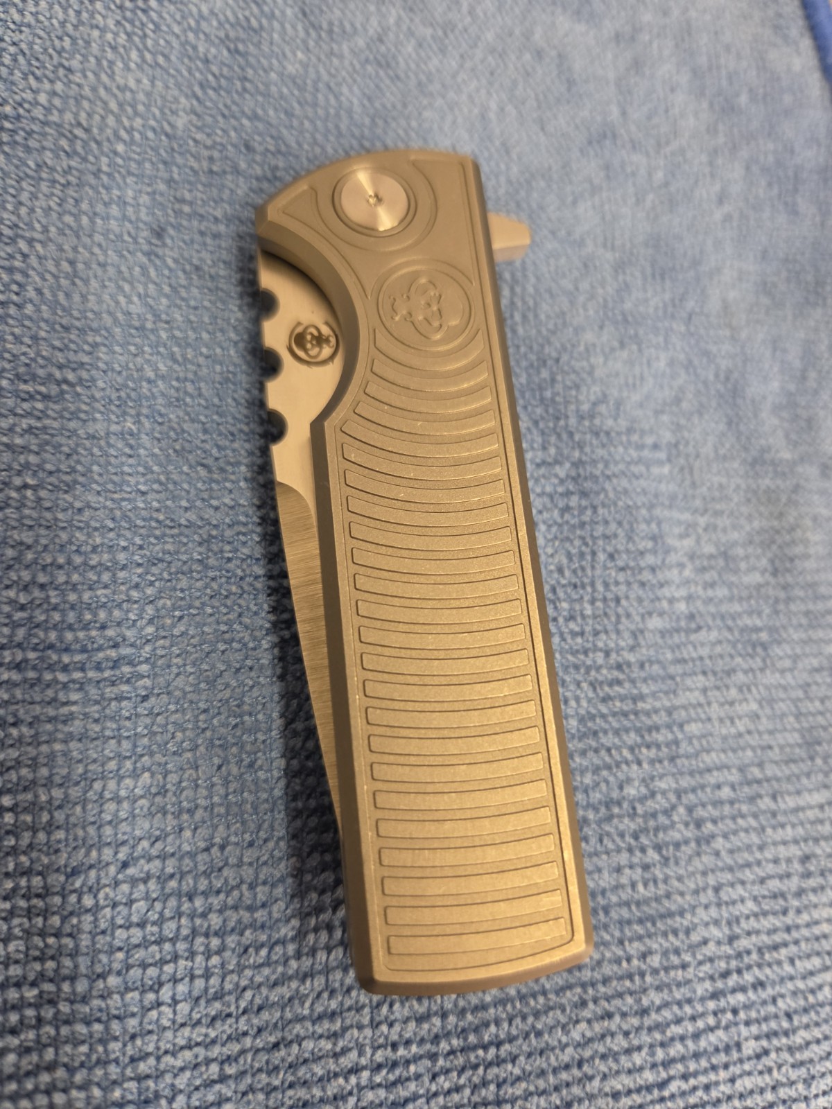 Chaves Knives Exclusive TAK integral Millednradiation Drop Point Titanium Chaves Knives Exclusive TAK integral Millednradiation Drop Point Titanium