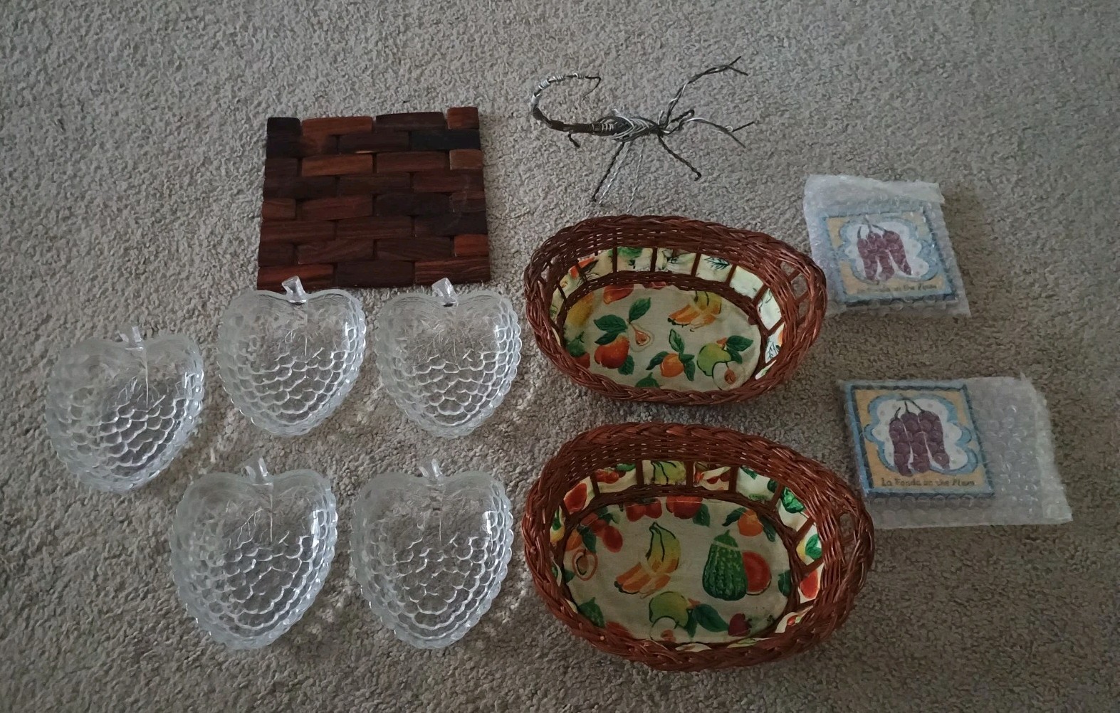 Southwest,Junk Drawer, Kitchen, 11 Lot Basket, Glassware ,Coasters Scorpion Southwest,Junk Drawer, Kitchen, 11 Lot Basket, Glassware ,Coasters Scorpion