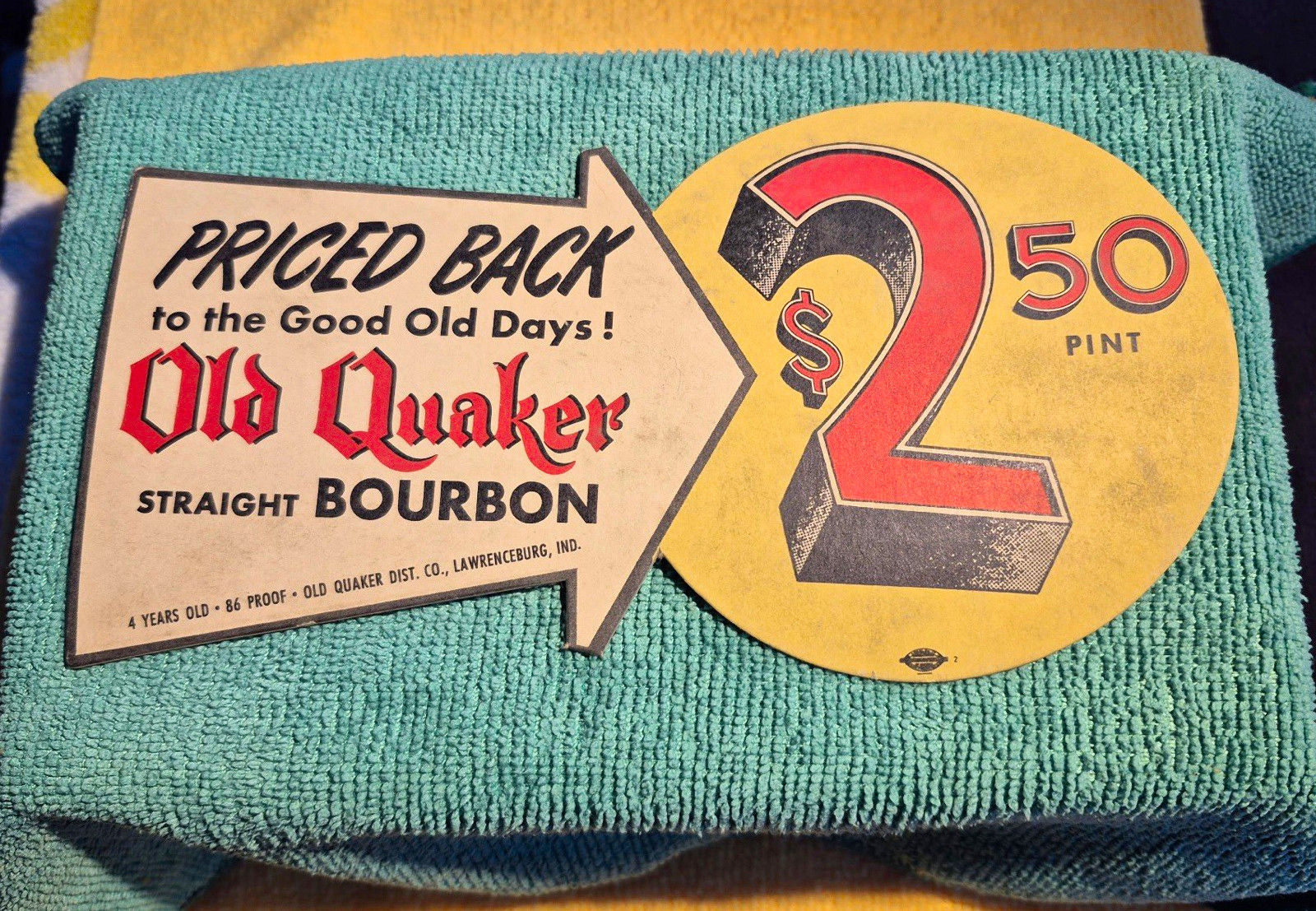VINTAGE 1940s Old Quaker Bourbon Cardboard Bottle Topper Sign UNION MADE Rare
