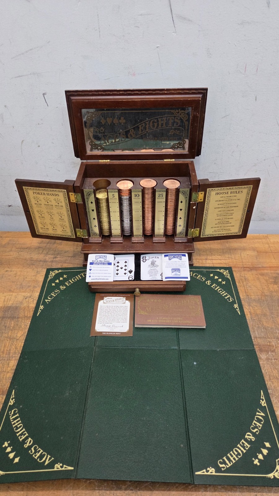 Franklin Mint Aces & Eights Collector\'s Edition Western Poker Set - USED