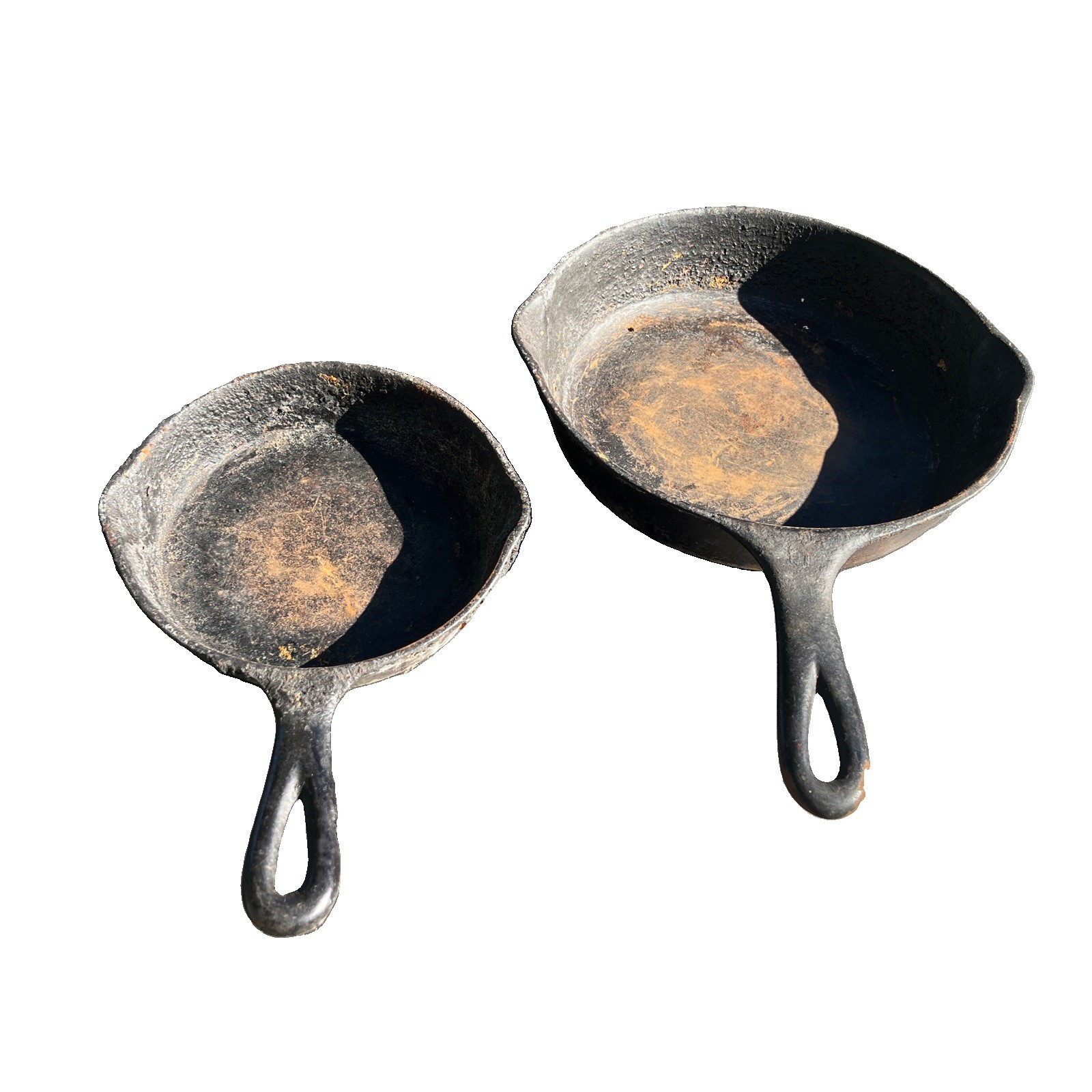Frying Pans (2) Vintage Different Sizes Frying Pans (2) Vintage Different Sizes