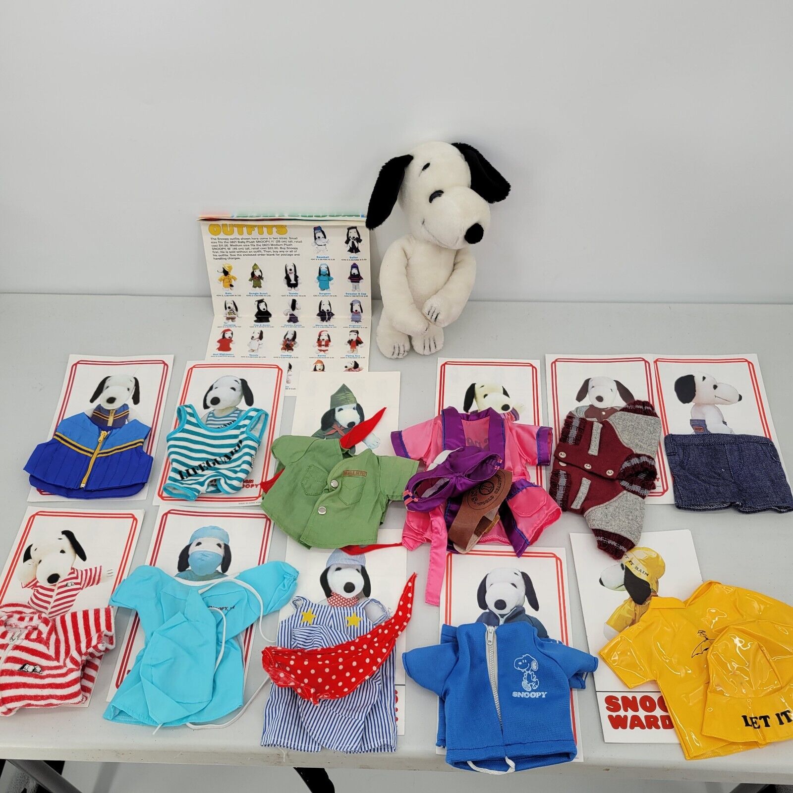 Vintage LOT Snoopy Peanuts Plush 11” 1968 + 11 Outfits Clothes Pamphlets Booklet