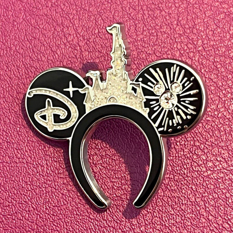 Disney 2025 WDW Hidden Mickey Ear Headbands Pin Super Chaser Cinderella Castle Disney 2025 WDW Hidden Mickey Ear Headbands Pin Super Chaser Cinderella Castle