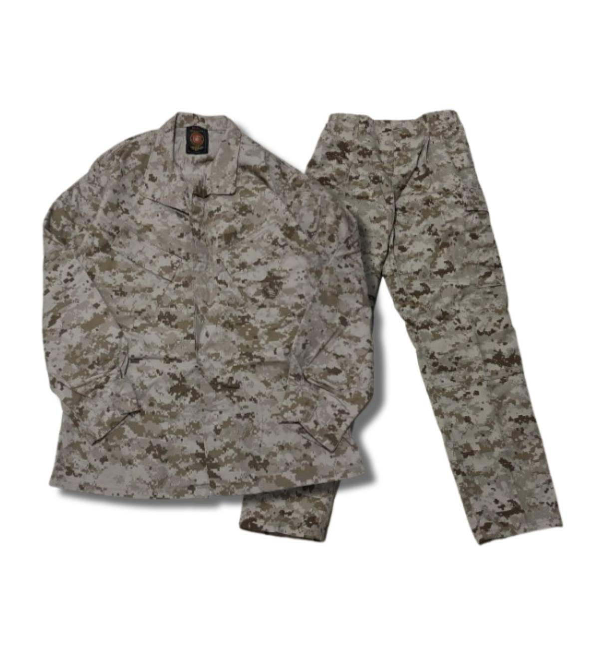 USMC Desert MARPAT Utilities Set (Small Regular SR) USMC Desert MARPAT Utilities Set (Small Regular SR)