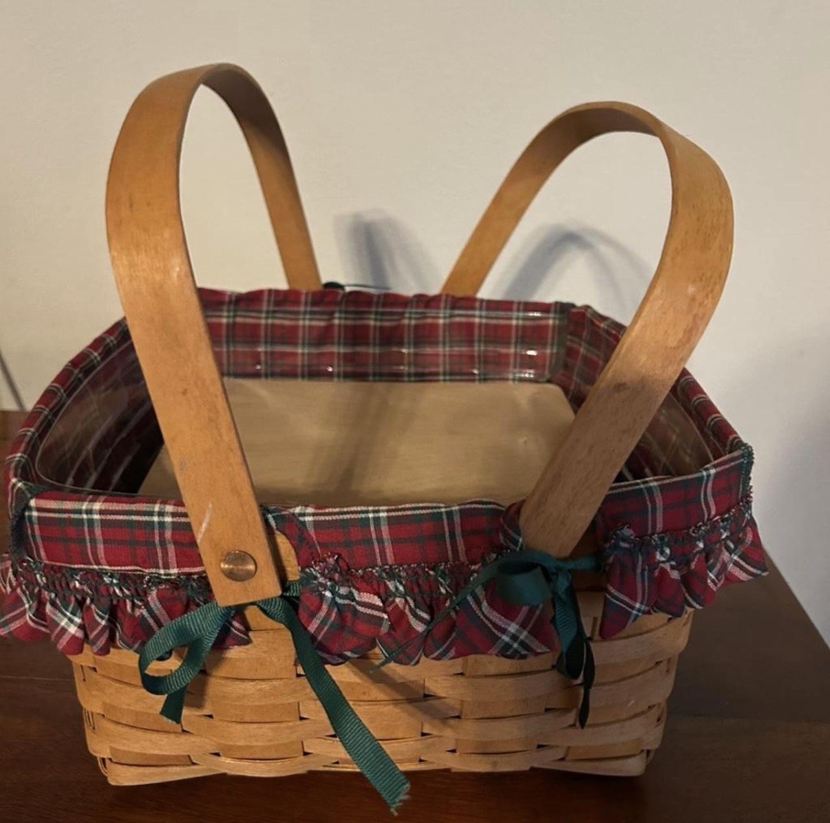 1993 Longaberger Holiday Hostess Christmas Homecoming Basket. Gently used 