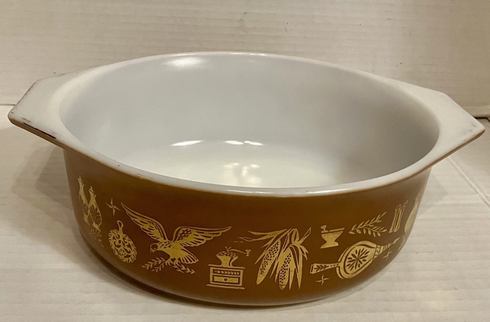 Vintage PYREX #043 Casserole Dish Early American Gold Brown 1.5 Qt. No Lid Vintage PYREX #043 Casserole Dish Early American Gold Brown 1.5 Qt. No Lid