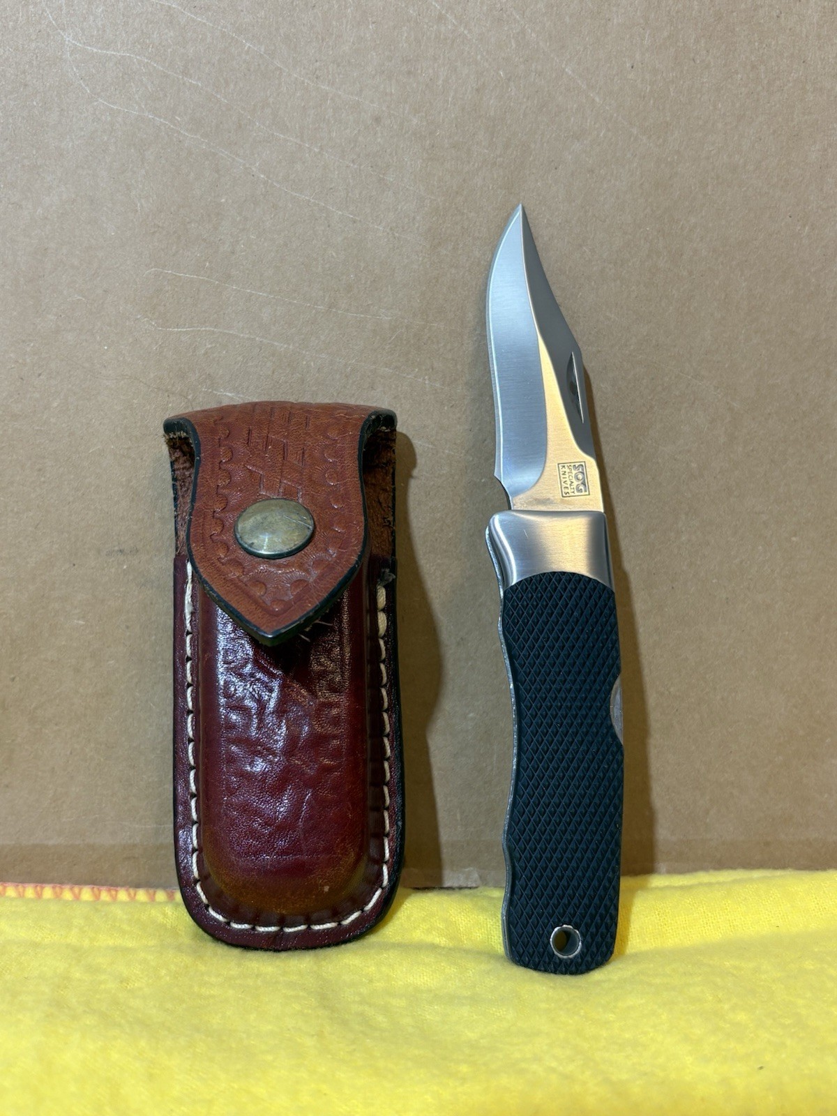 SOG Vintage Seki-Japan Blade S6 Stingray Lockback Knife w/Sheath MINT SOG Vintage Seki-Japan Blade S6 Stingray Lockback Knife w/Sheath MINT