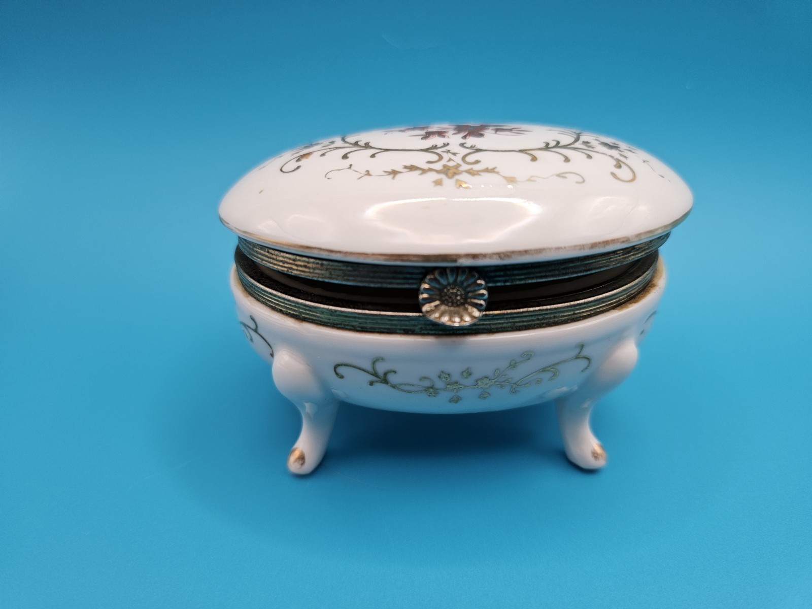 Vintage Parma AAI Japan Porcelain Hinged Trinket Box Footed Floral Gold Ring Pil