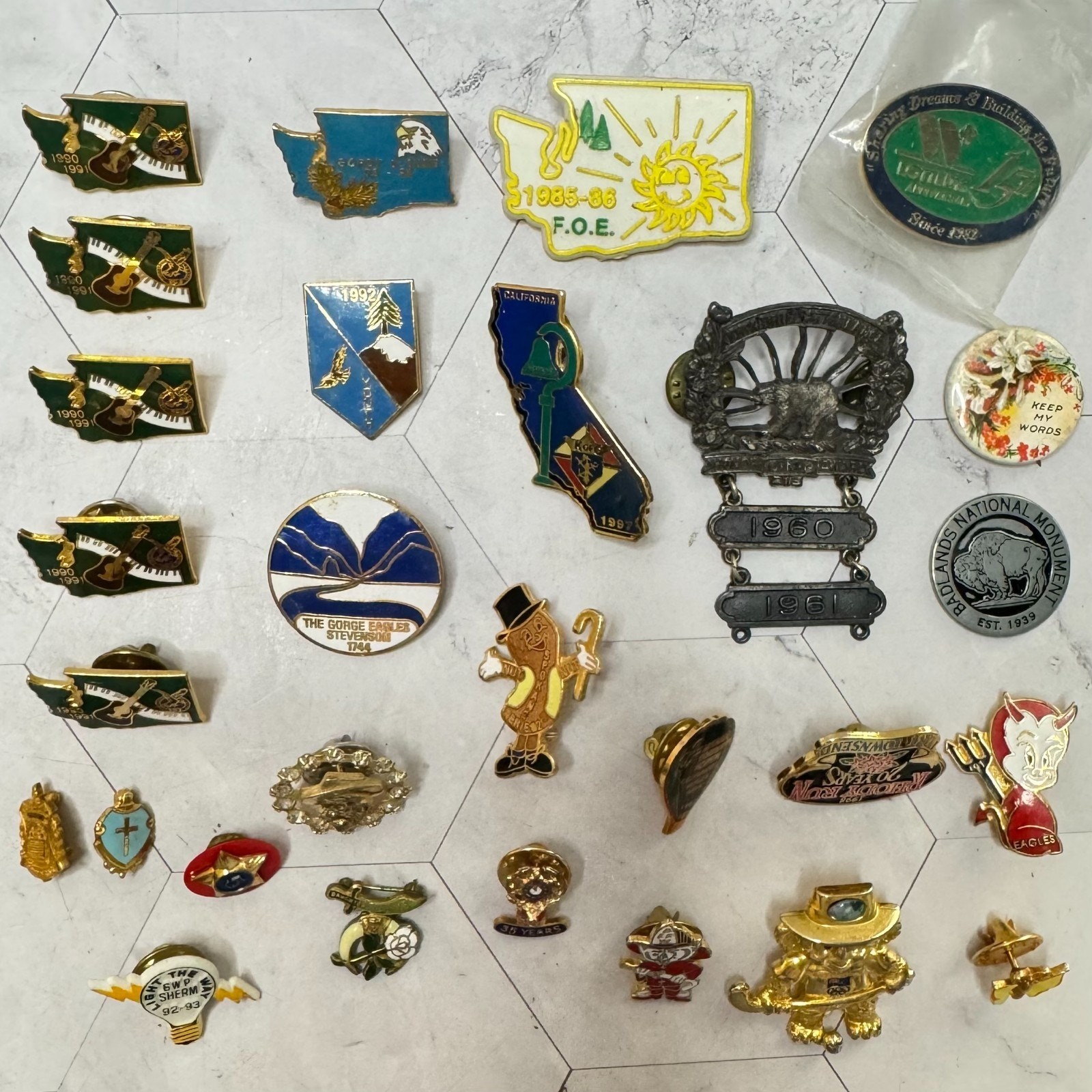Lot Of 28 Vintage Pins Service Awards Unions Clubs Military School Fraternal Lot Of 28 Vintage Pins Service Awards Unions Clubs Military School Fraternal
