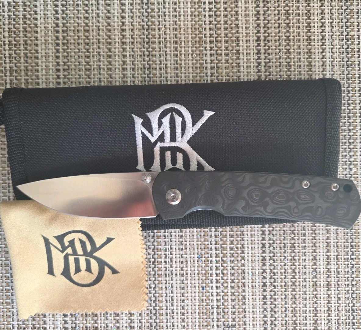 Monterey Bay Knives Mini Old Guard 🤙Fat Carbon Scales M390 Blade Monterey Bay Knives Mini Old Guard 🤙Fat Carbon Scales M390 Blade