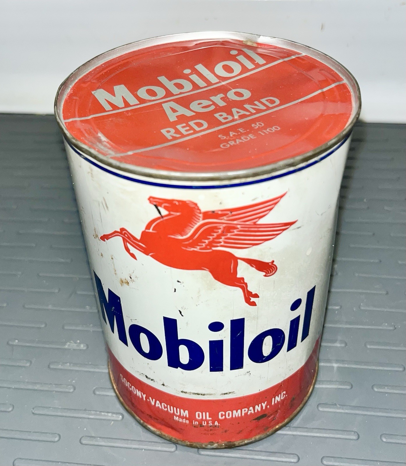 Vintage Mobiloil Aero Red Band Oil Can 1 Quart Full NOS Pegasus Socony Vacuum