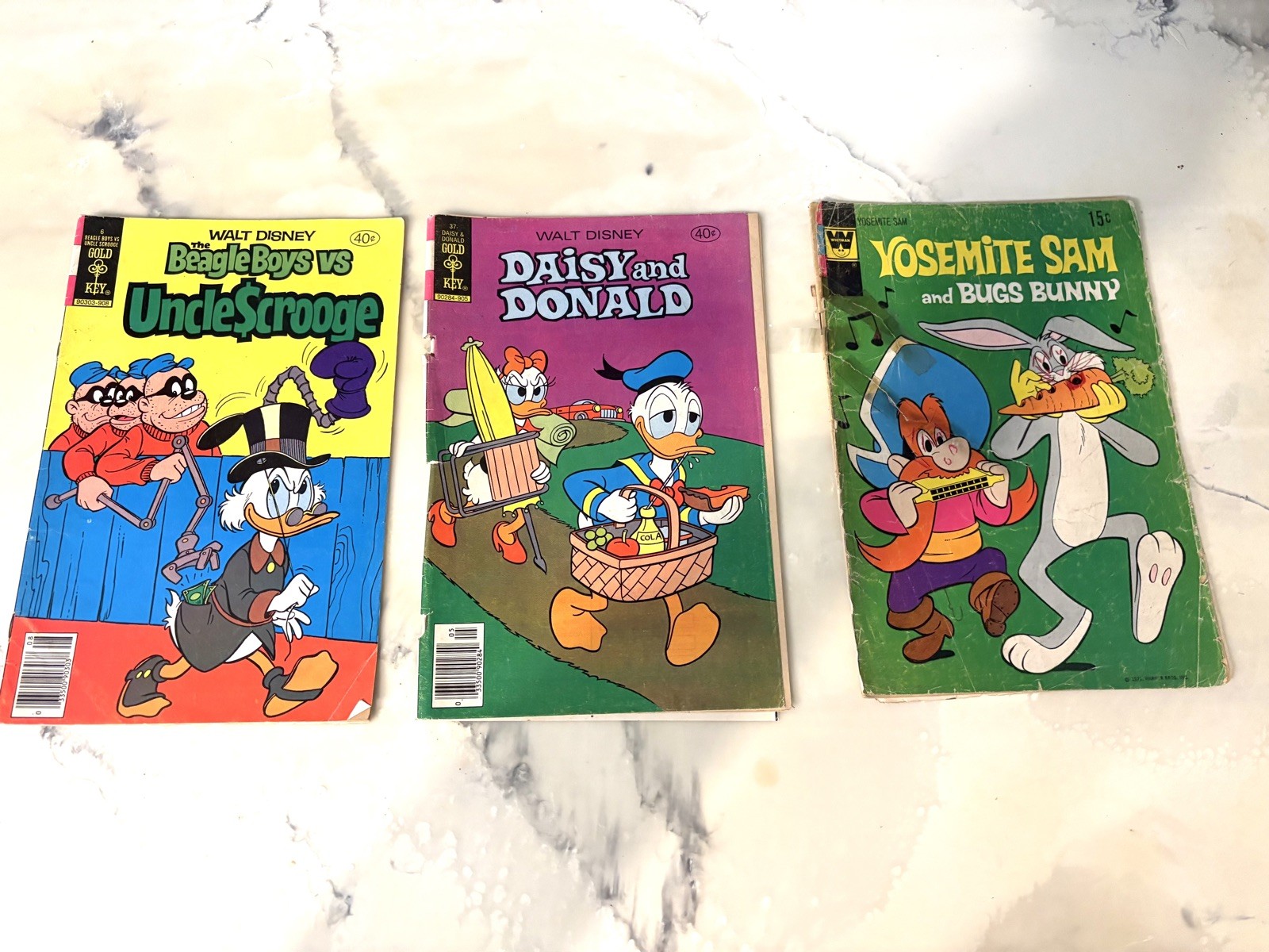 vtg LOT 3 COMIC BOOK Daisy and Donald 1975/76/78 #13 #17 #34 Walt Disney avg. vtg LOT 3 COMIC BOOK Daisy and Donald 1975/76/78 #13 #17 #34 Walt Disney avg.
