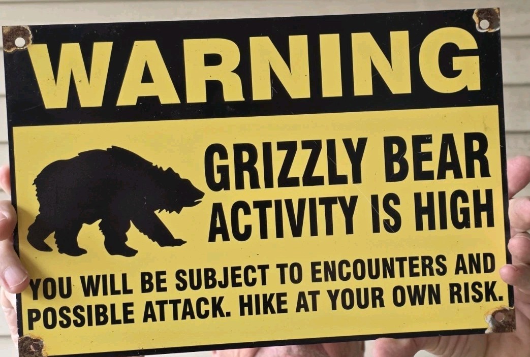 VINTAGE 1960'S WARNING GRIZZLY BEAR PORCELAIN SIGN 12 VINTAGE 1960'S WARNING GRIZZLY BEAR PORCELAIN SIGN 12