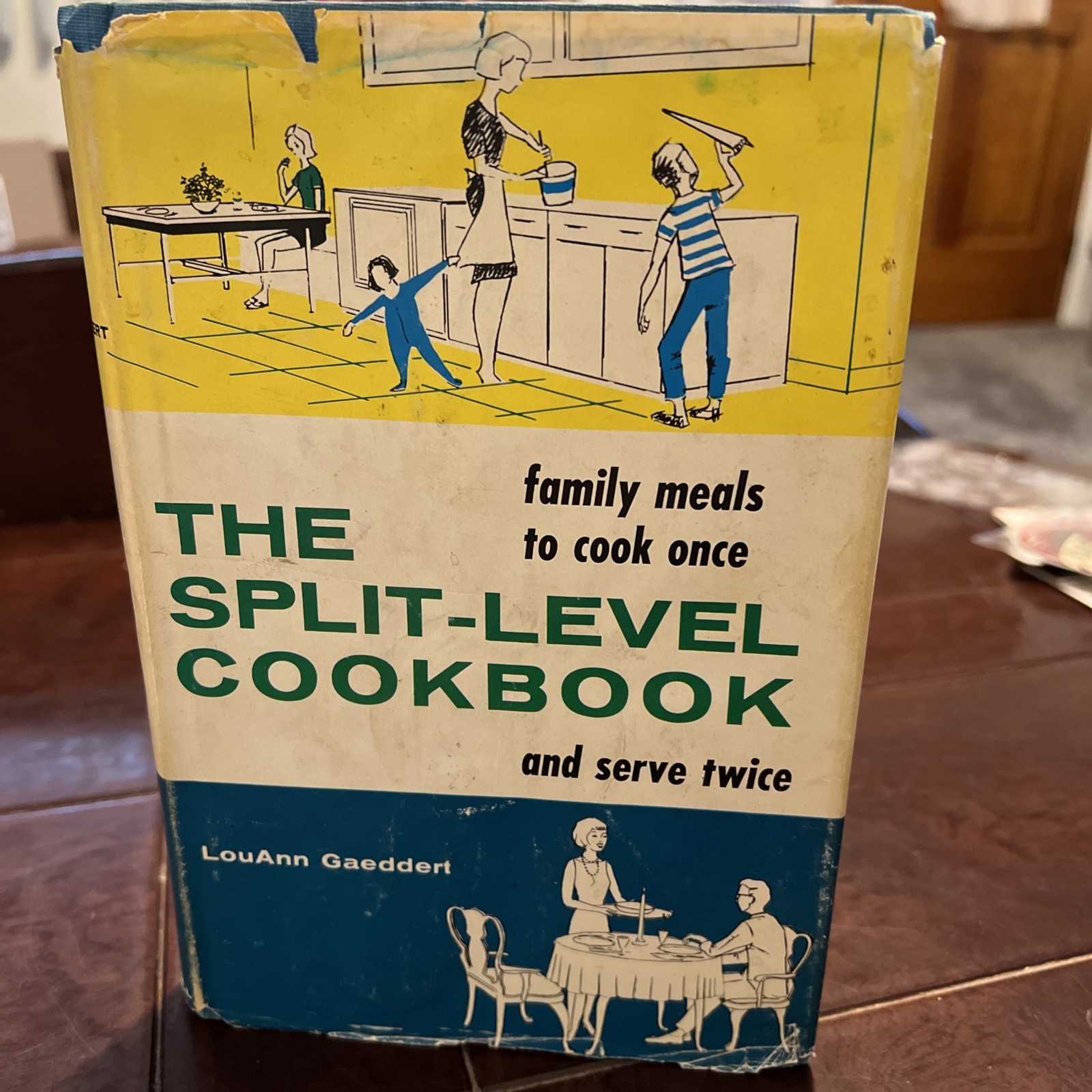 Vintage 1967 Family Meals The Split-Level Cookbook Recipes Vg Hardcover Vintage 1967 Family Meals The Split-Level Cookbook Recipes Vg Hardcover