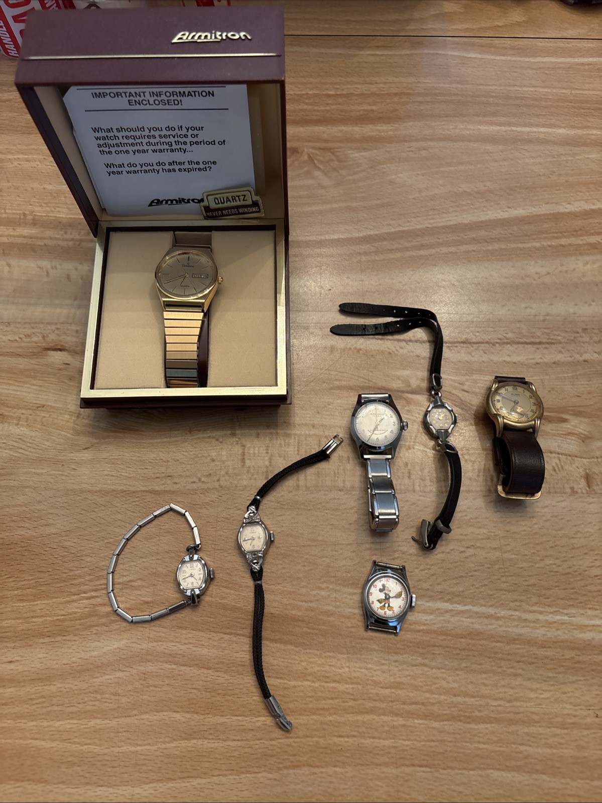 READ Lot Of 7 Vintage Men Women Watches Mickey Mouse US Time Black Shield Timex READ Lot Of 7 Vintage Men Women Watches Mickey Mouse US Time Black Shield Timex
