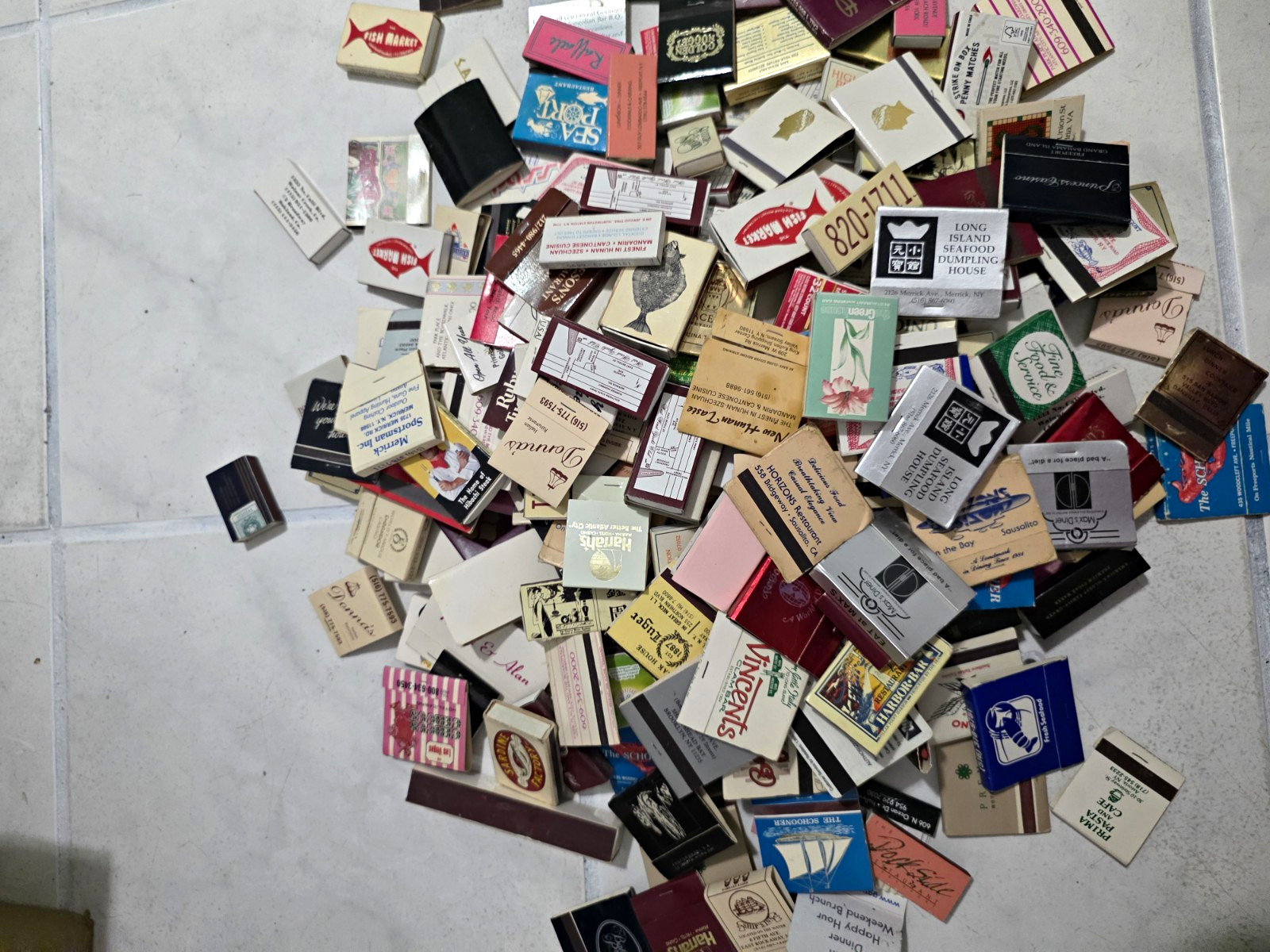 Large Mixed Lot Vintage Collectible Advertising Matchbooks & Matchboxes Assorted Large Mixed Lot Vintage Collectible Advertising Matchbooks & Matchboxes Assorted