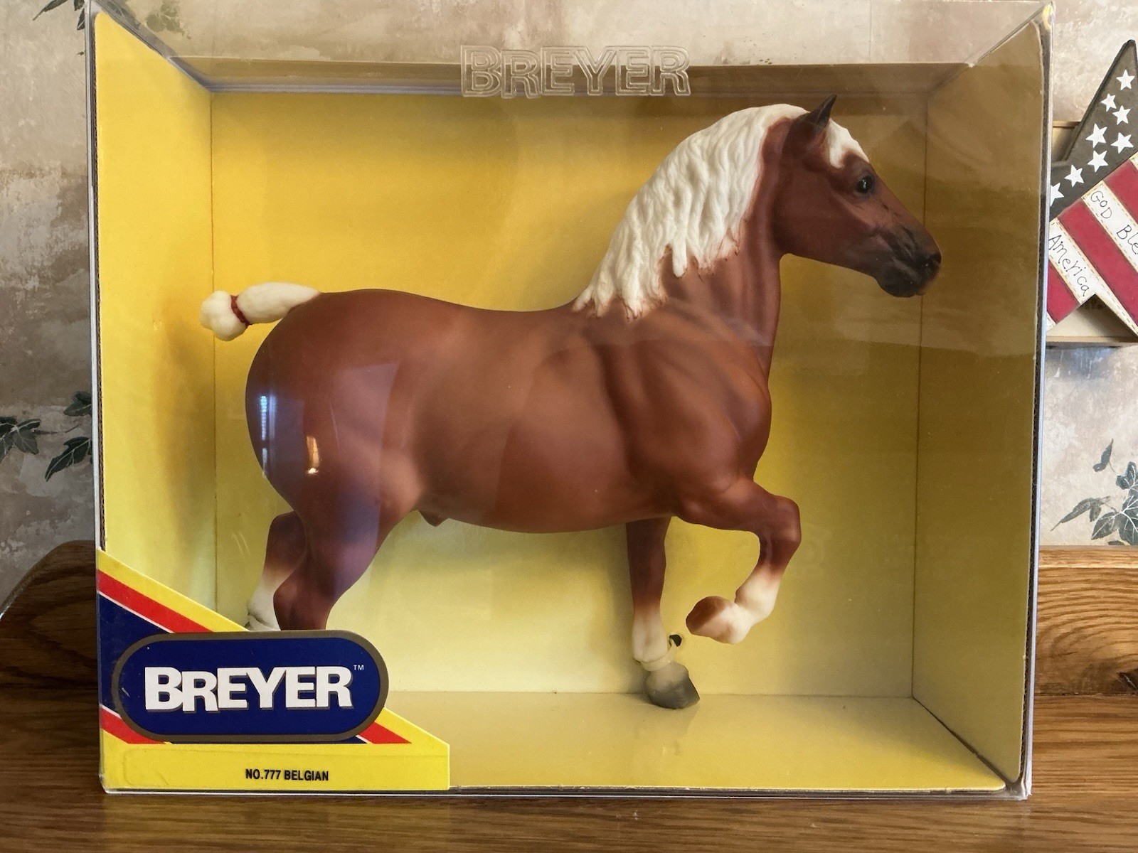 1999-2002 Breyer #777 - Red Sorrel BELGIAN DRAFT Horse - NIB - Beautiful 1999-2002 Breyer #777 - Red Sorrel BELGIAN DRAFT Horse - NIB - Beautiful