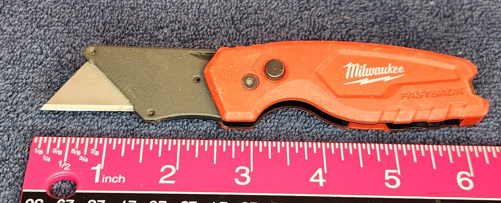 Red MILWAUKEE Folding Utility Knife; 48-22-1500 Red MILWAUKEE Folding Utility Knife; 48-22-1500